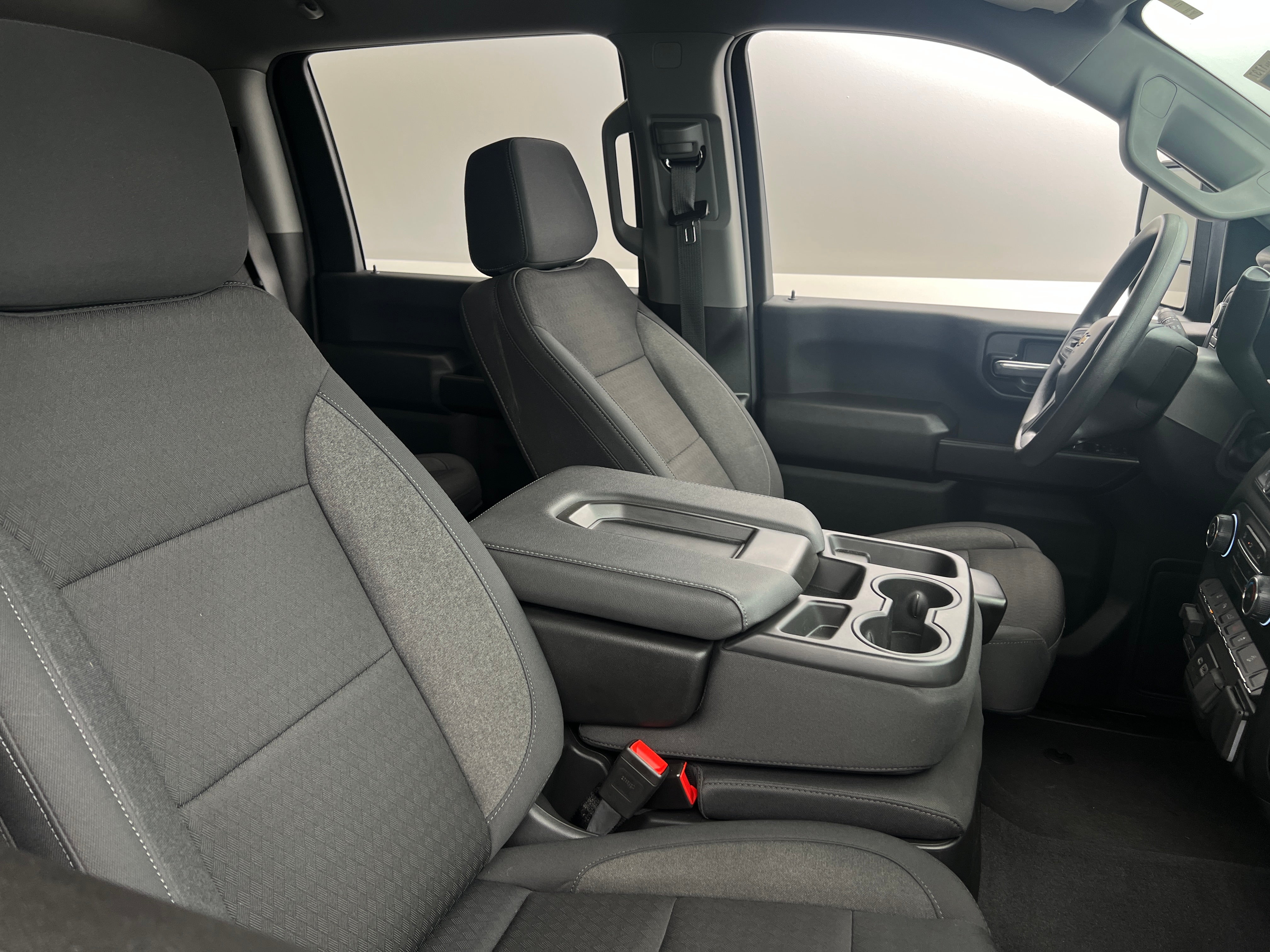 2024 Chevrolet Silverado 2500 Custom 2