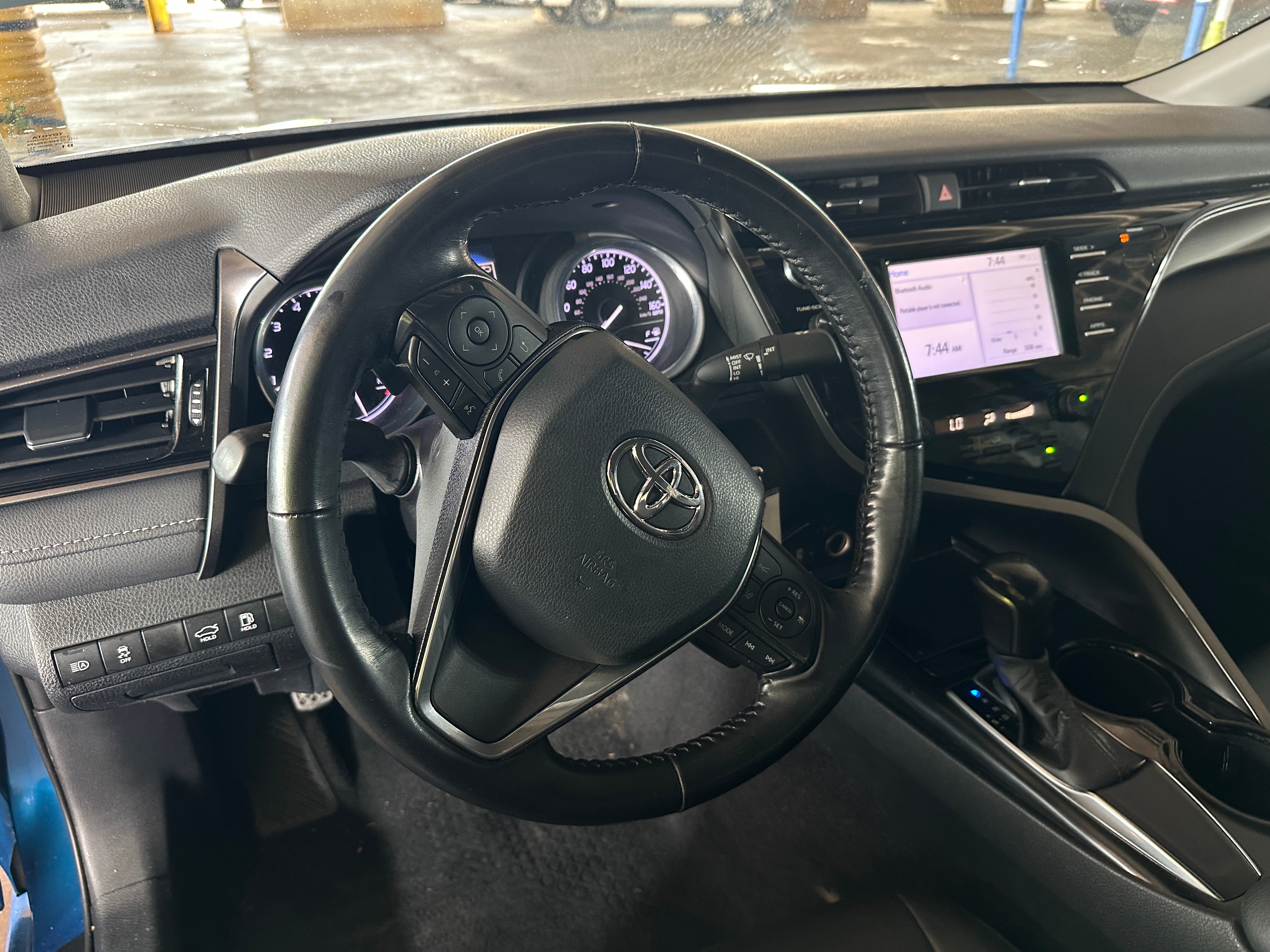 2019 Toyota Camry SE 4