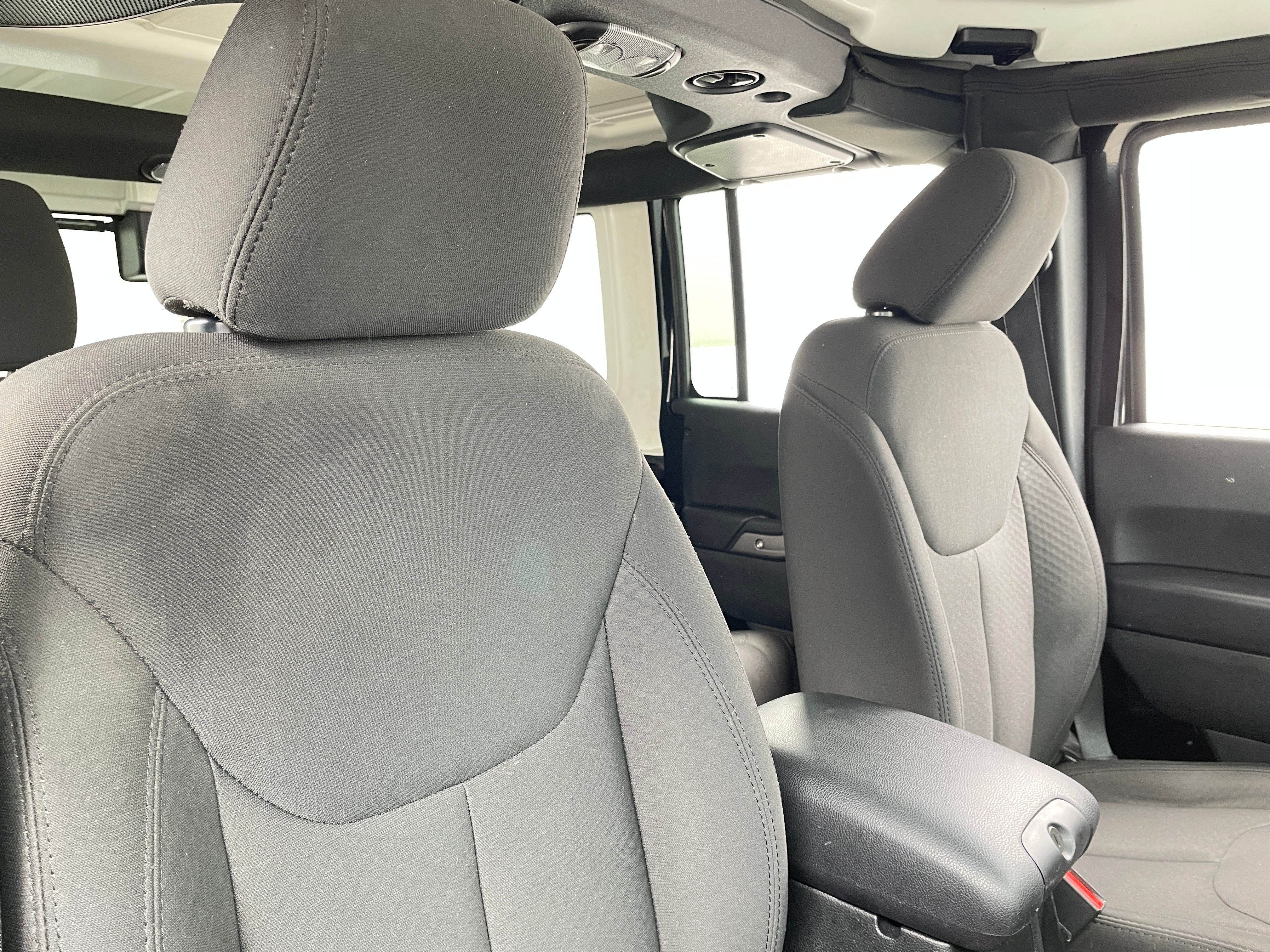 2018 Jeep Wrangler Unlimited Sport S 2