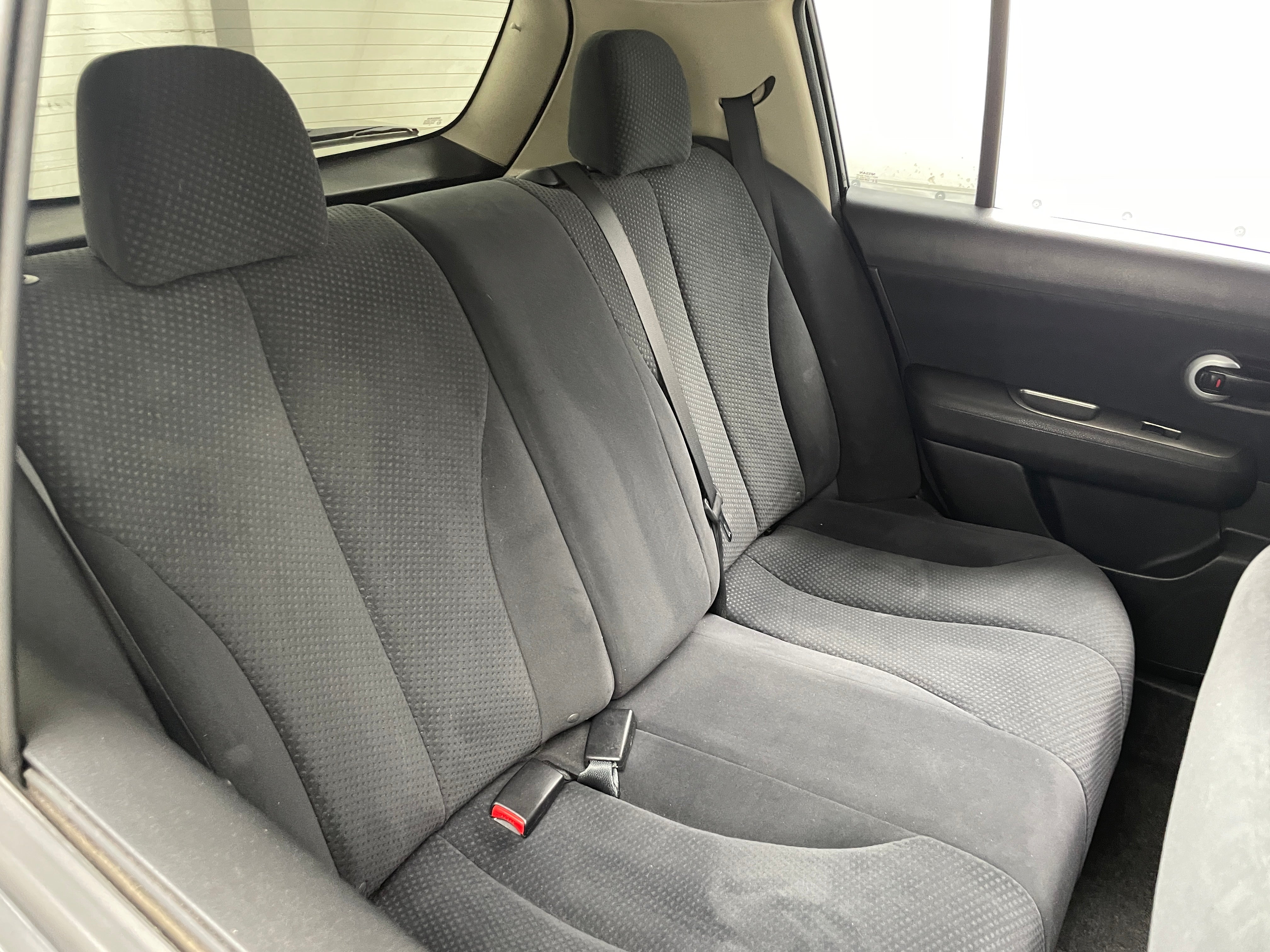 2012 Nissan Versa S 6
