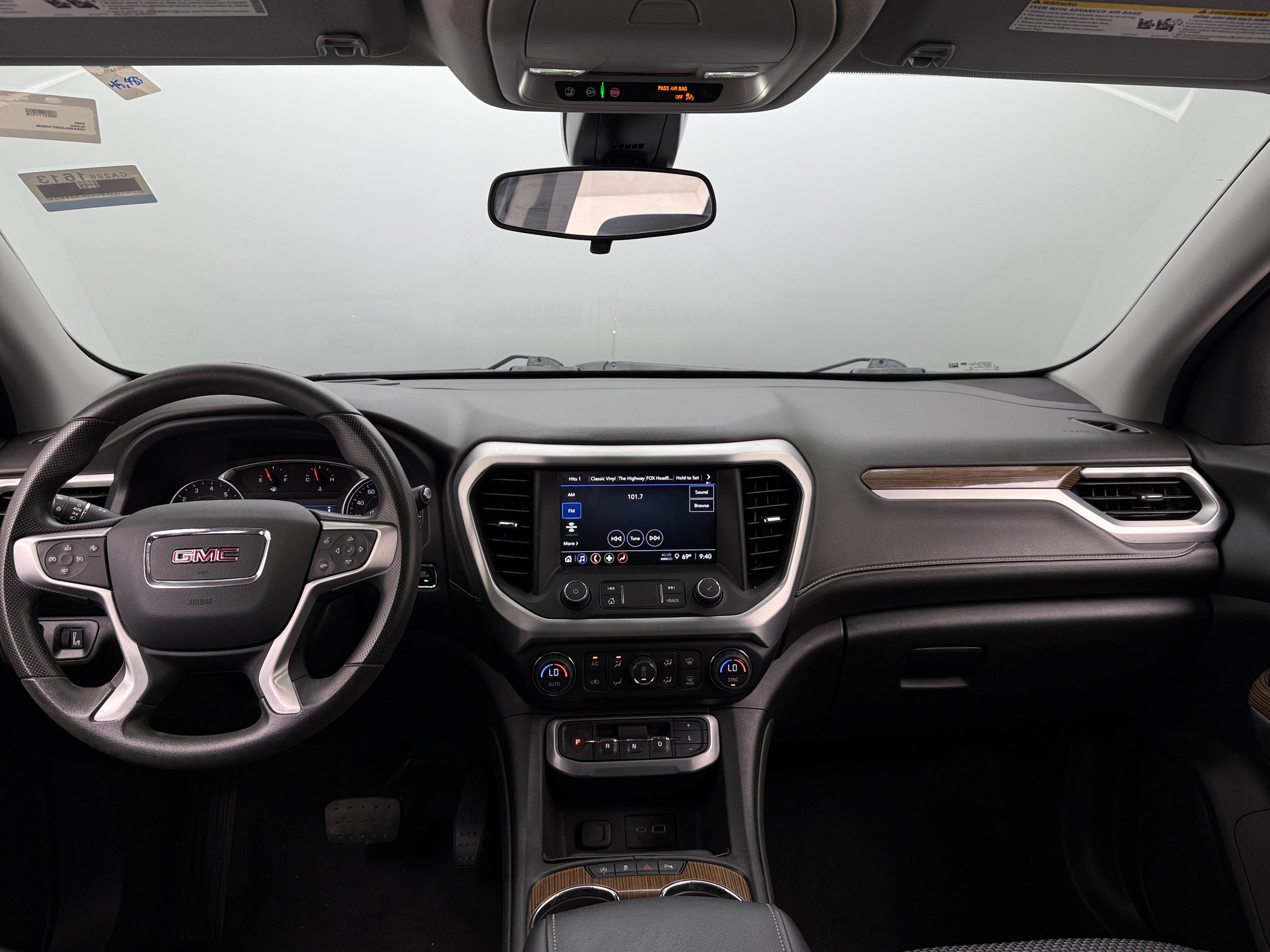 2022 GMC Acadia SLE 3