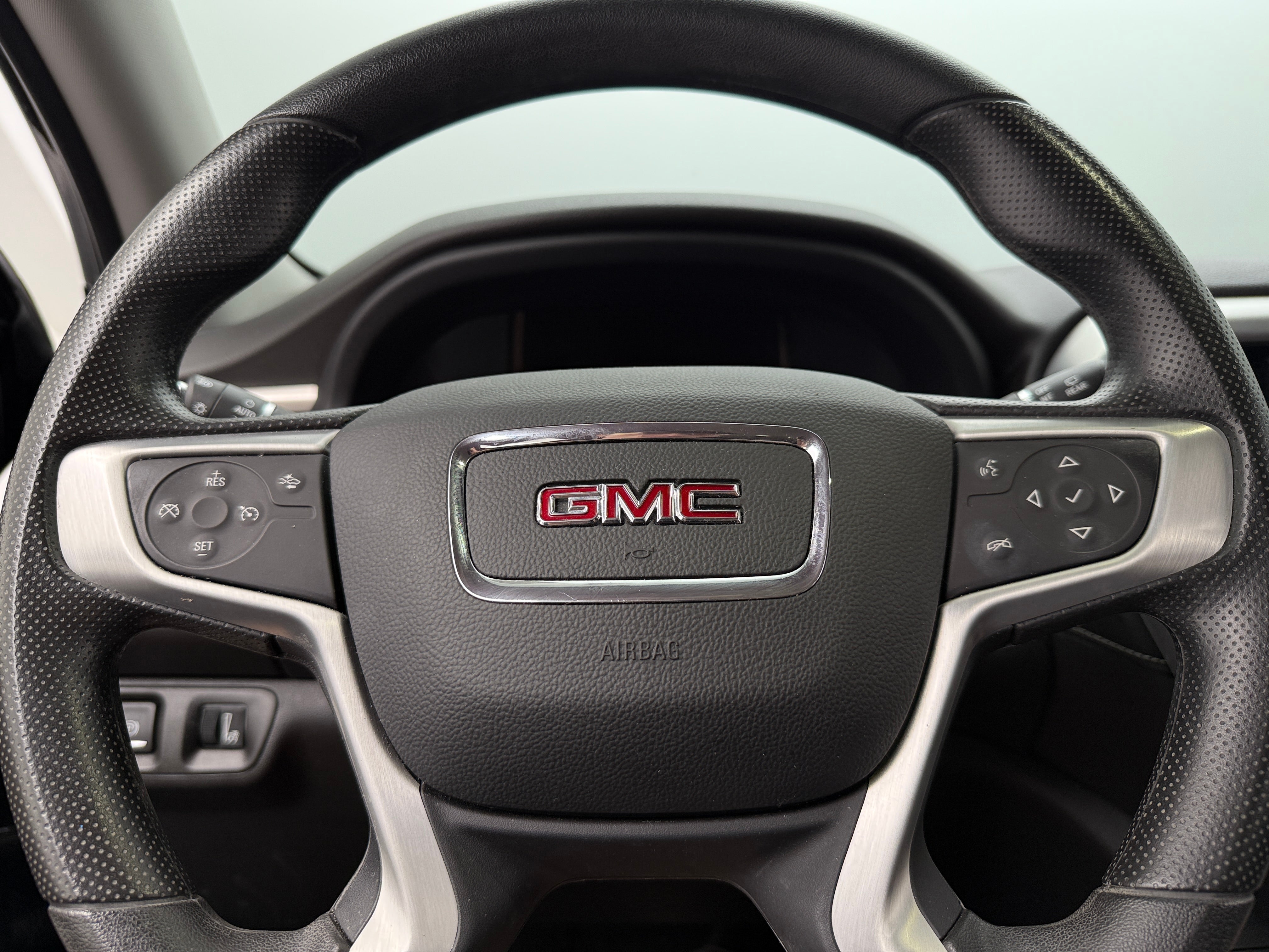 2022 GMC Acadia SLE 5