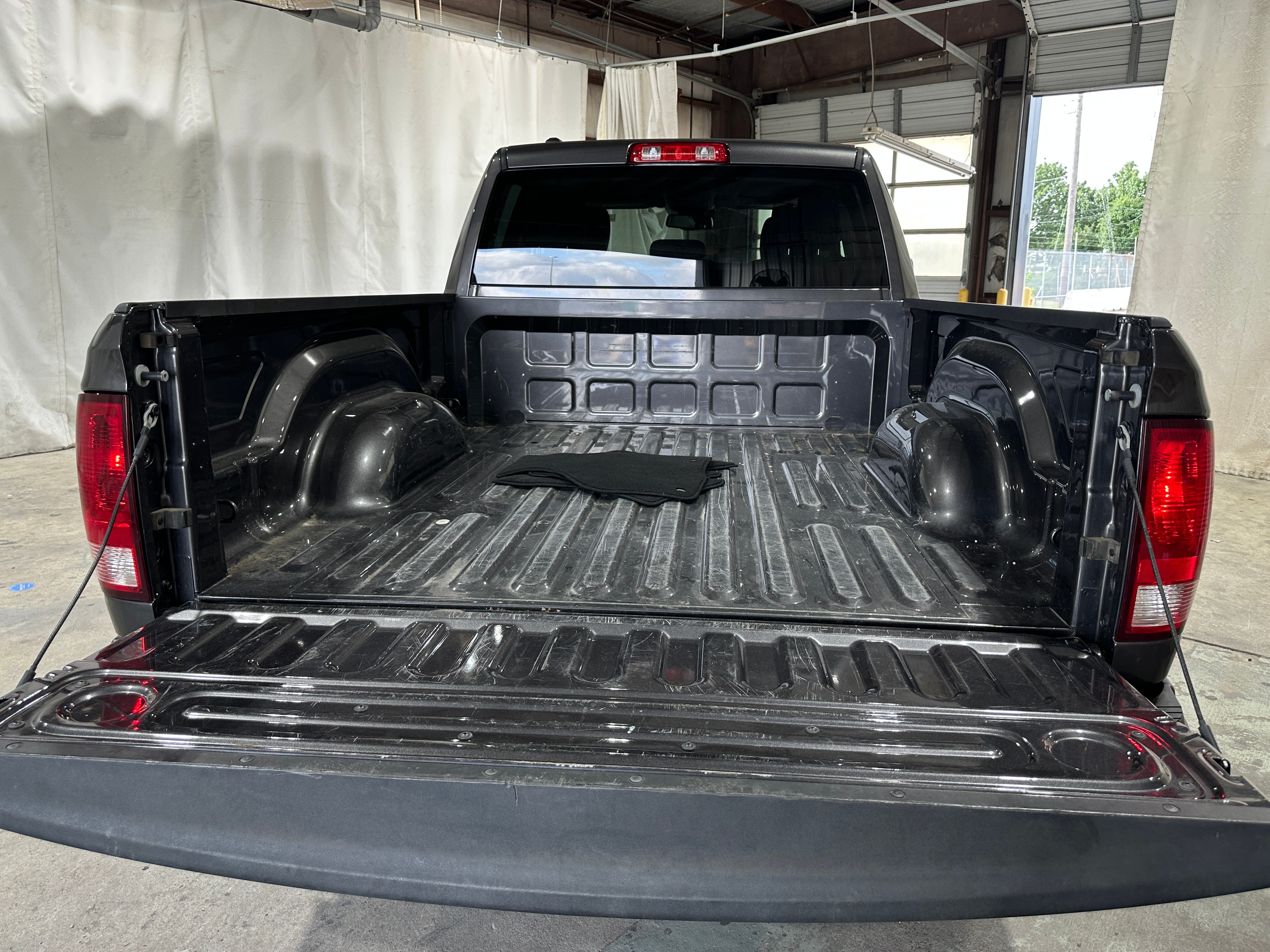 2022 RAM 1500 Classic Tradesman 7