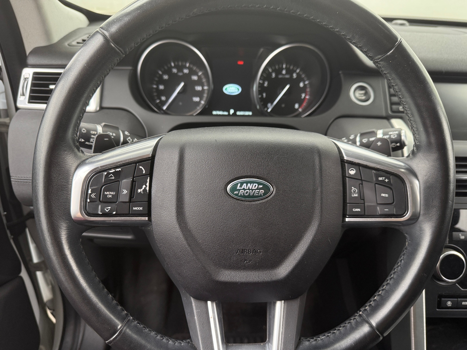 Thumbnail: 2018 Land Rover Discovery Sport - 4