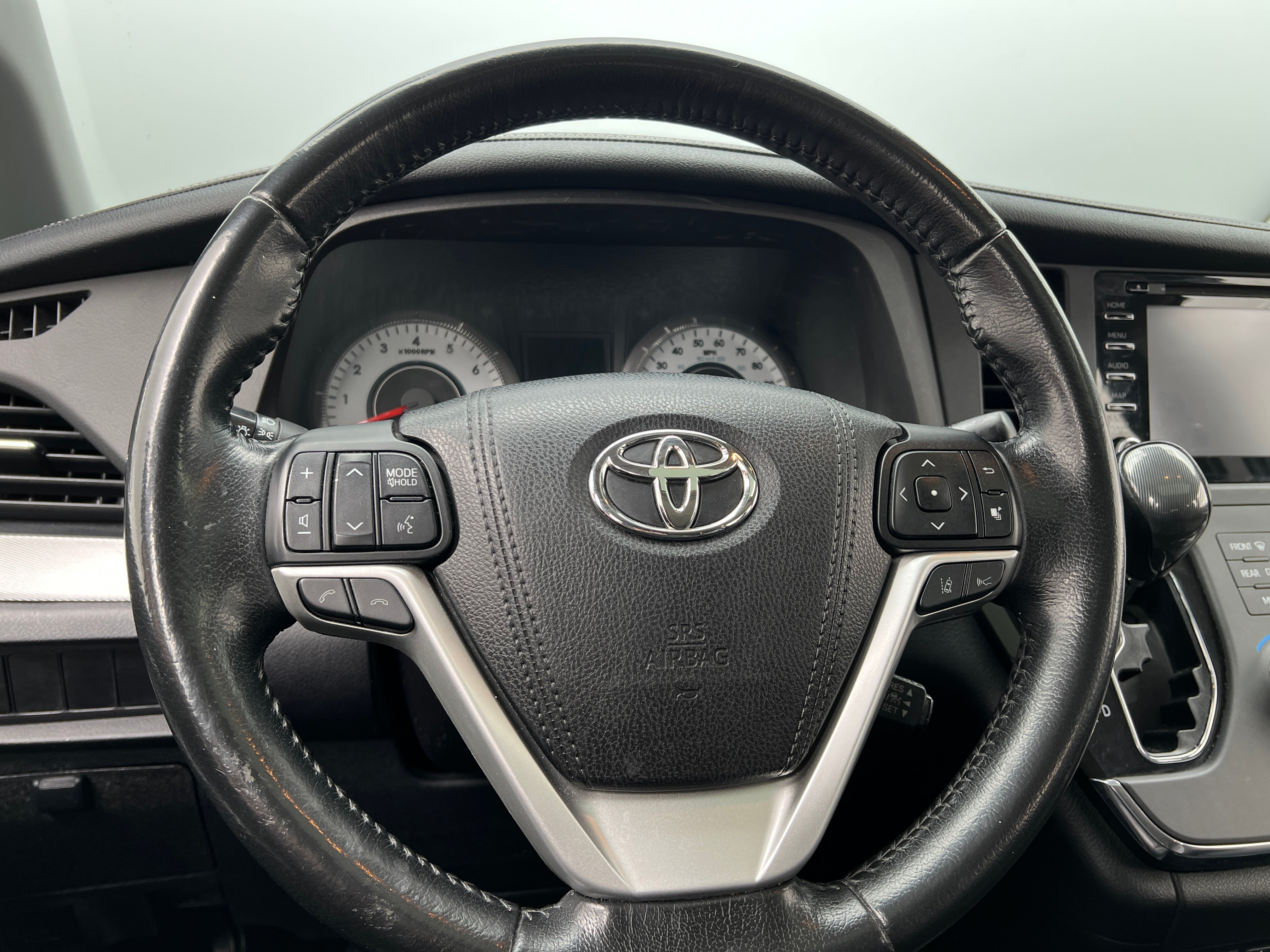 2018 Toyota Sienna SE 4