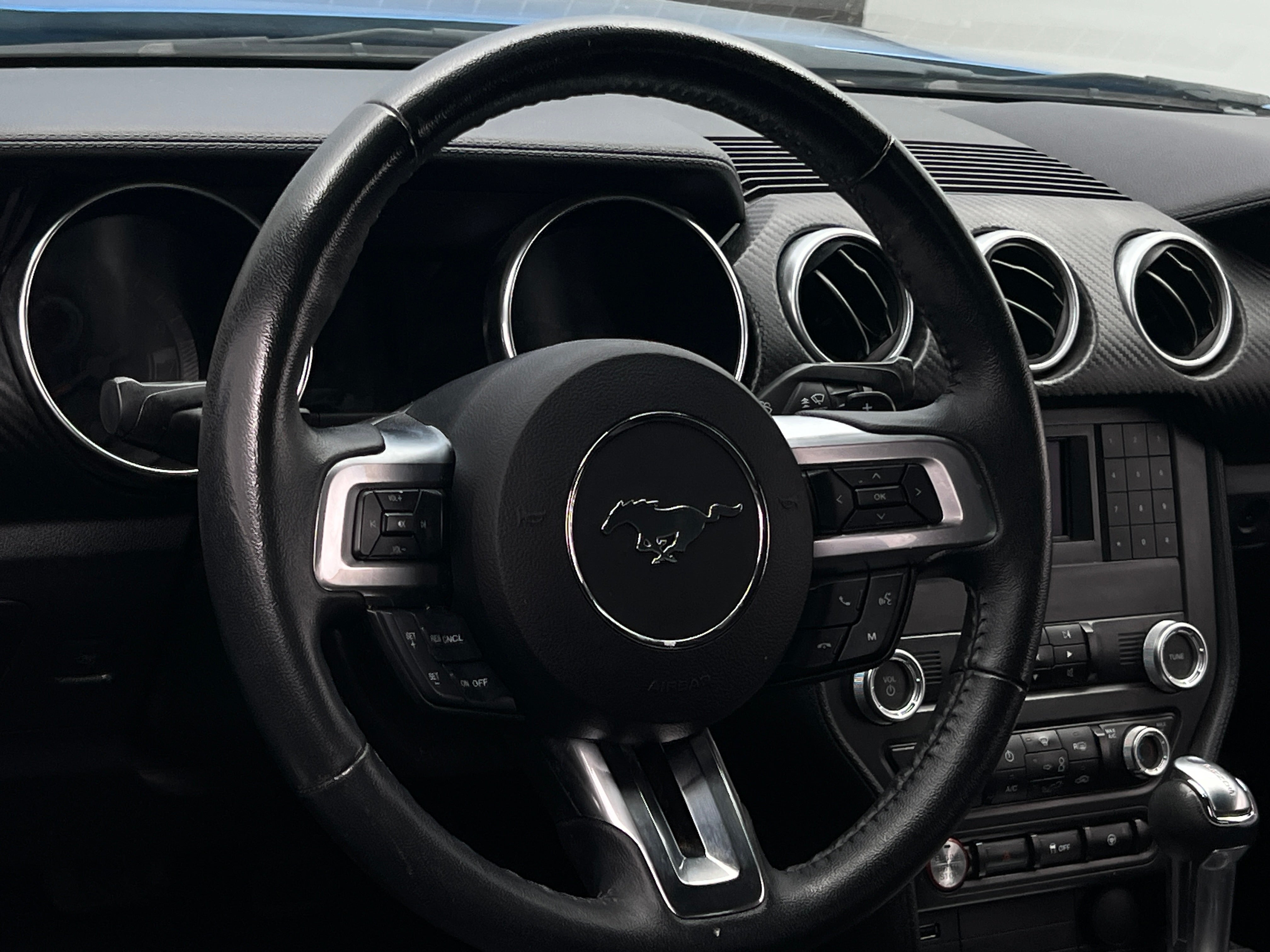 2019 Ford Mustang  4