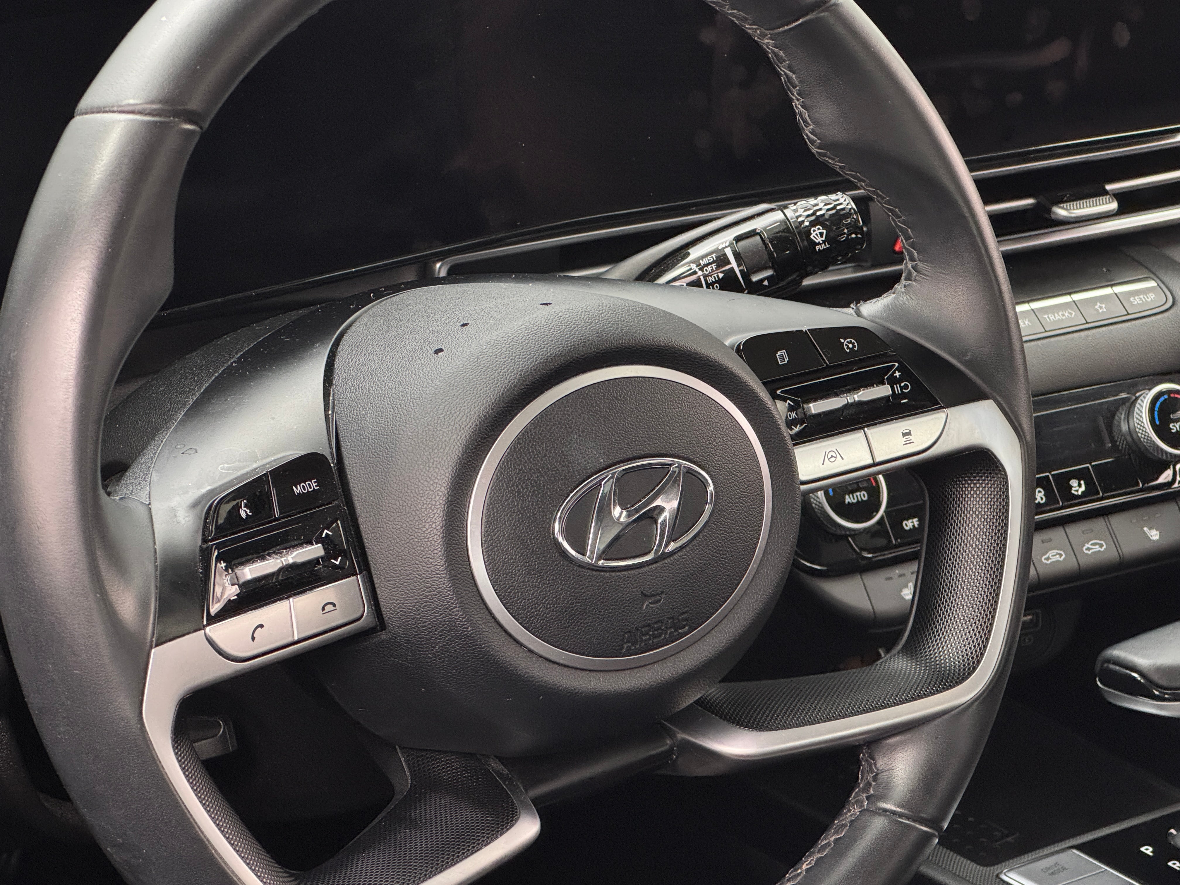 2023 Hyundai Elantra Limited Edition 4