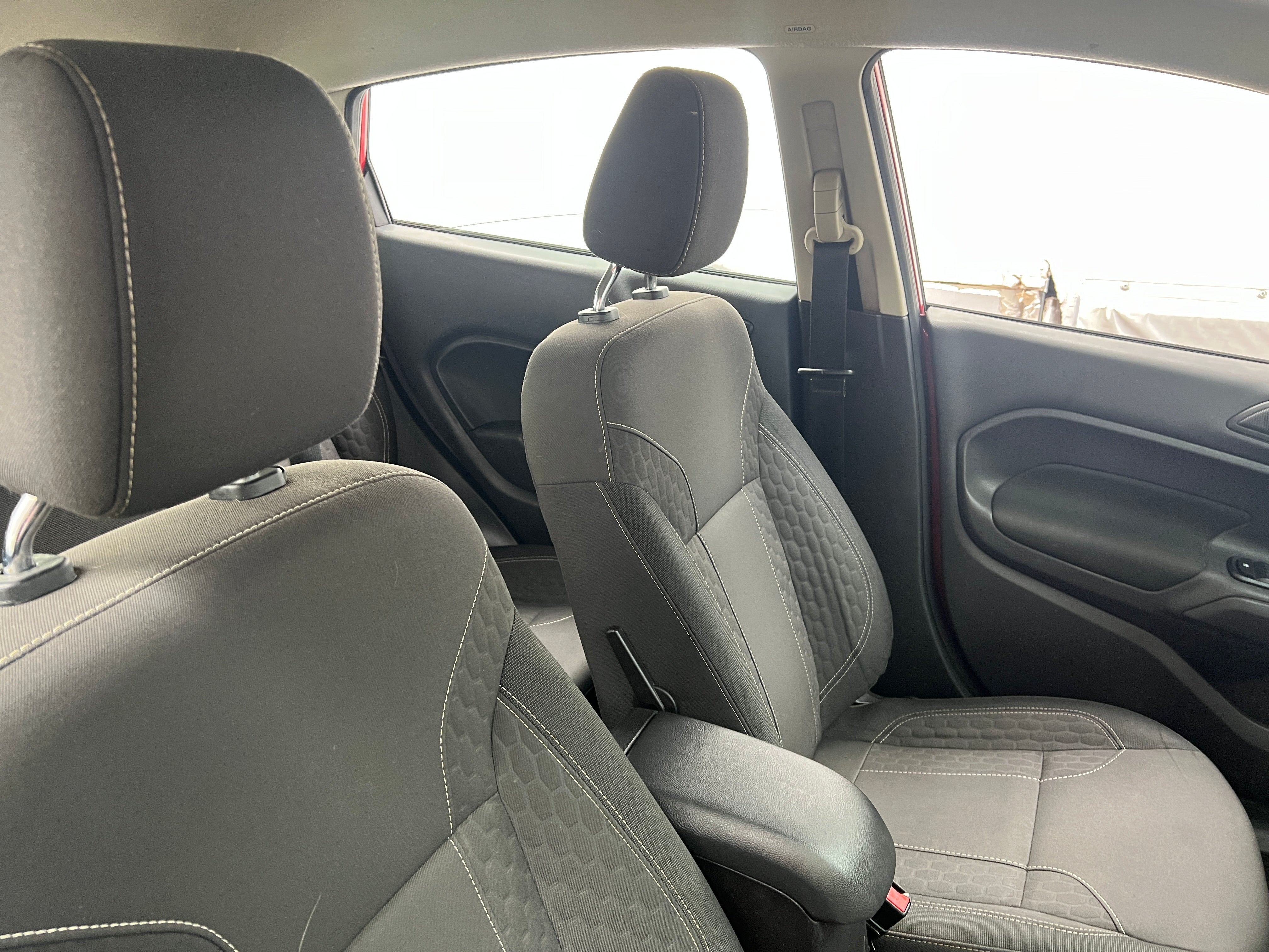 2016 Ford Fiesta SE 2