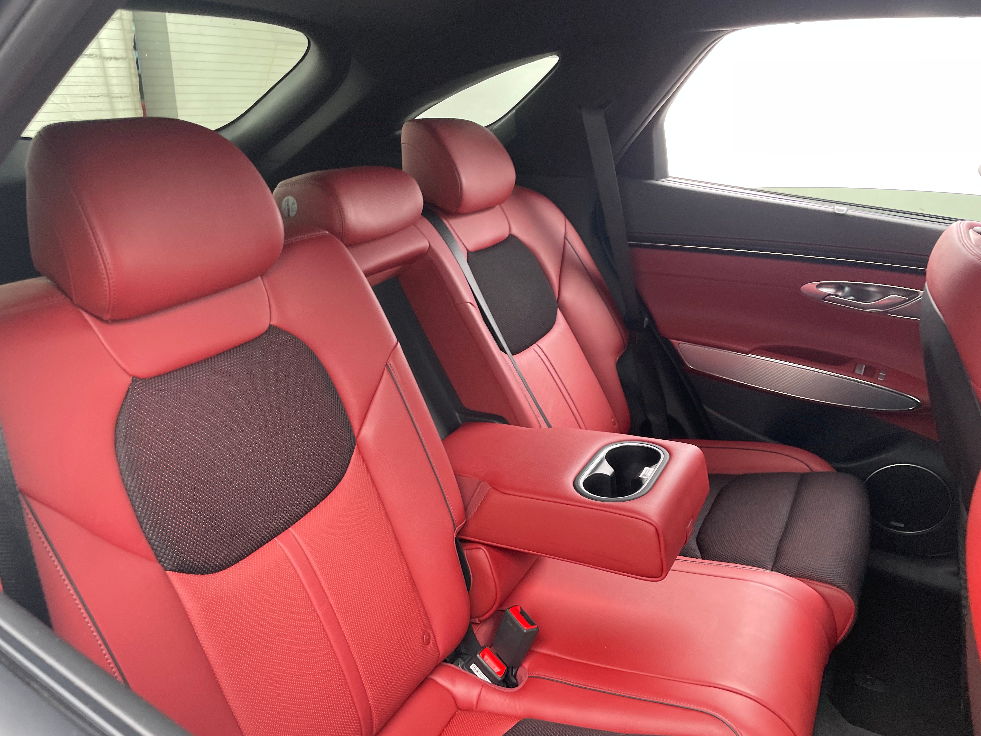 2022 Genesis GV70 Standard 5