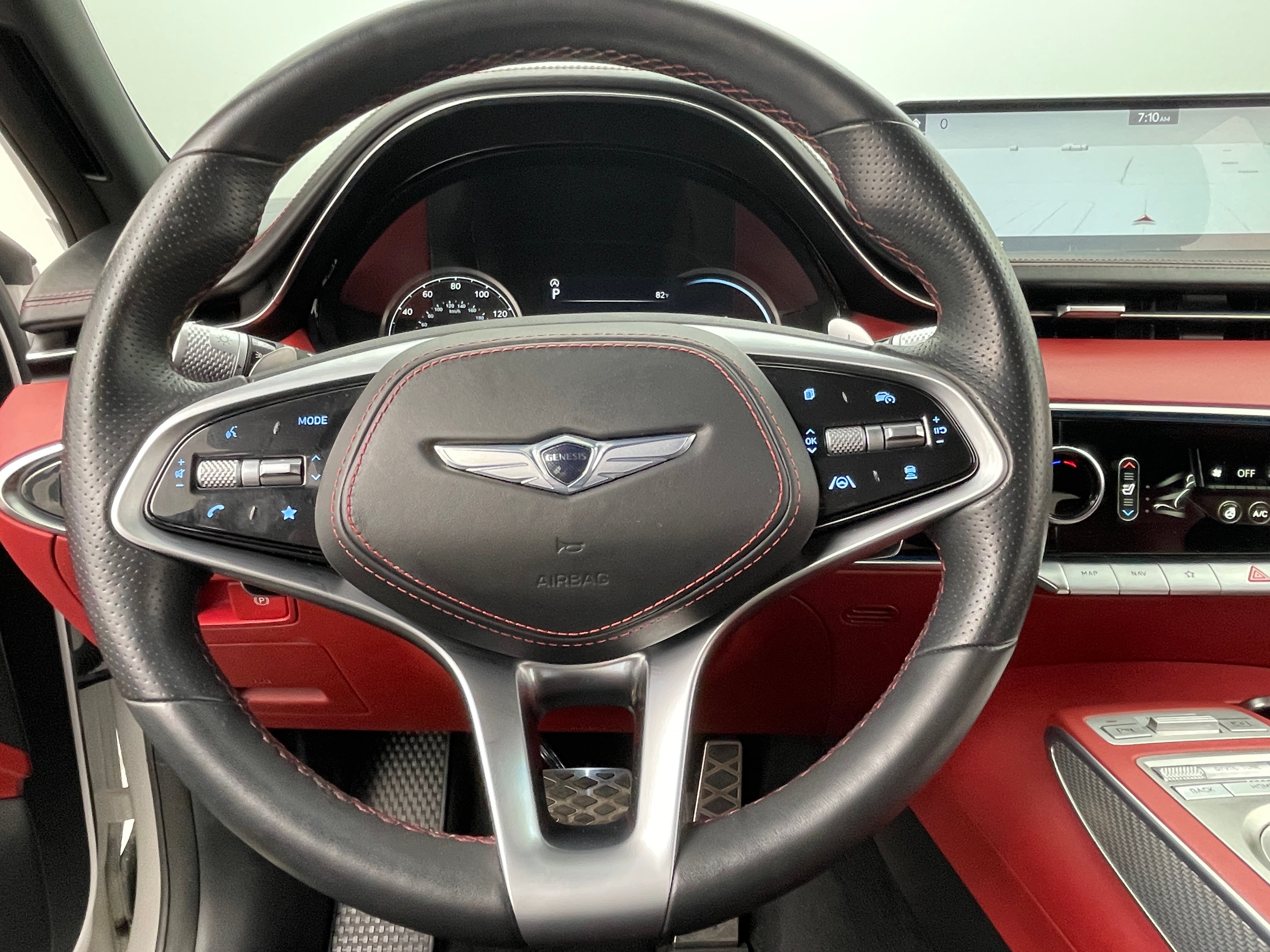 2022 Genesis GV70 Standard 4