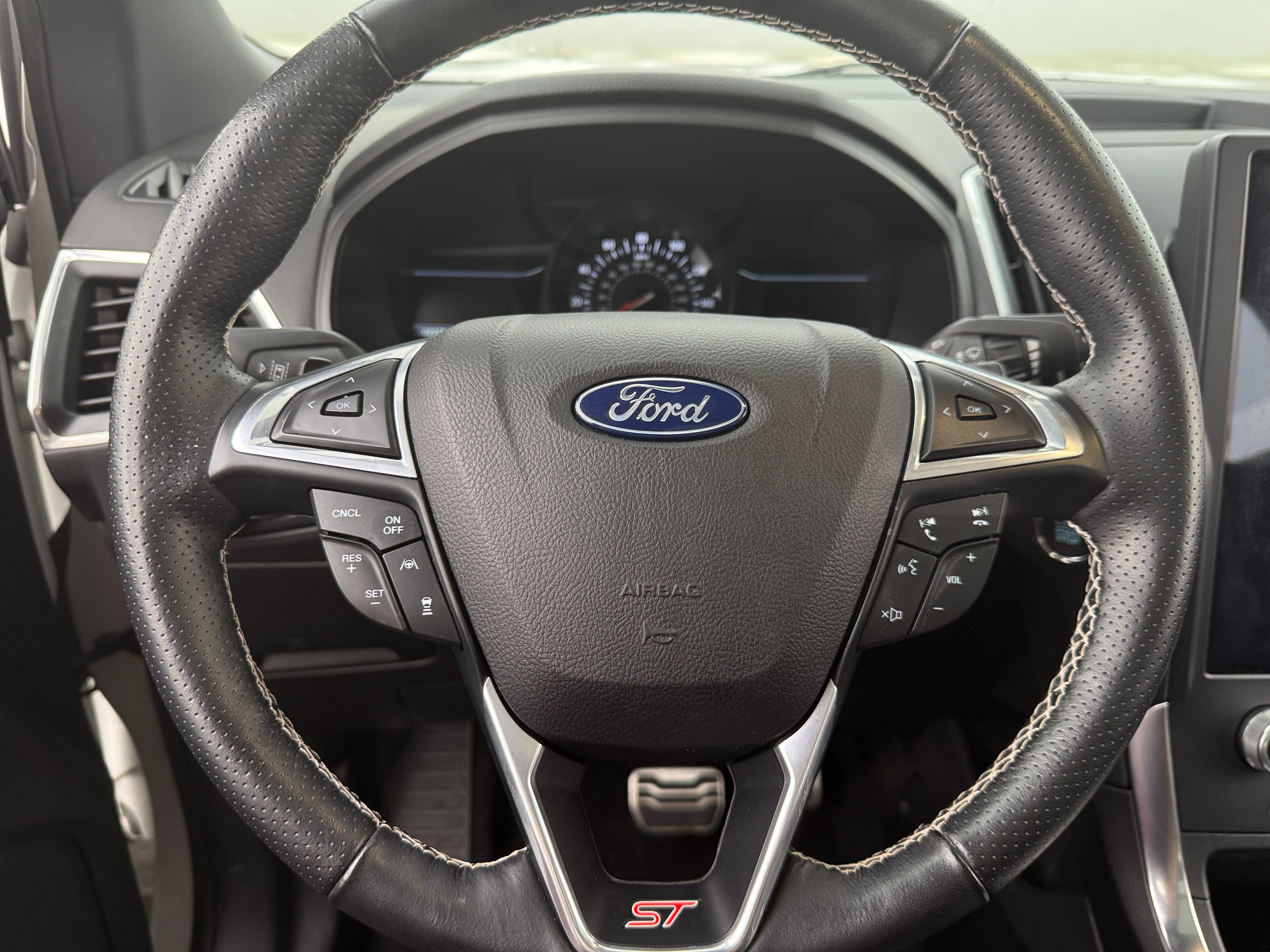 2022 Ford Edge ST 5