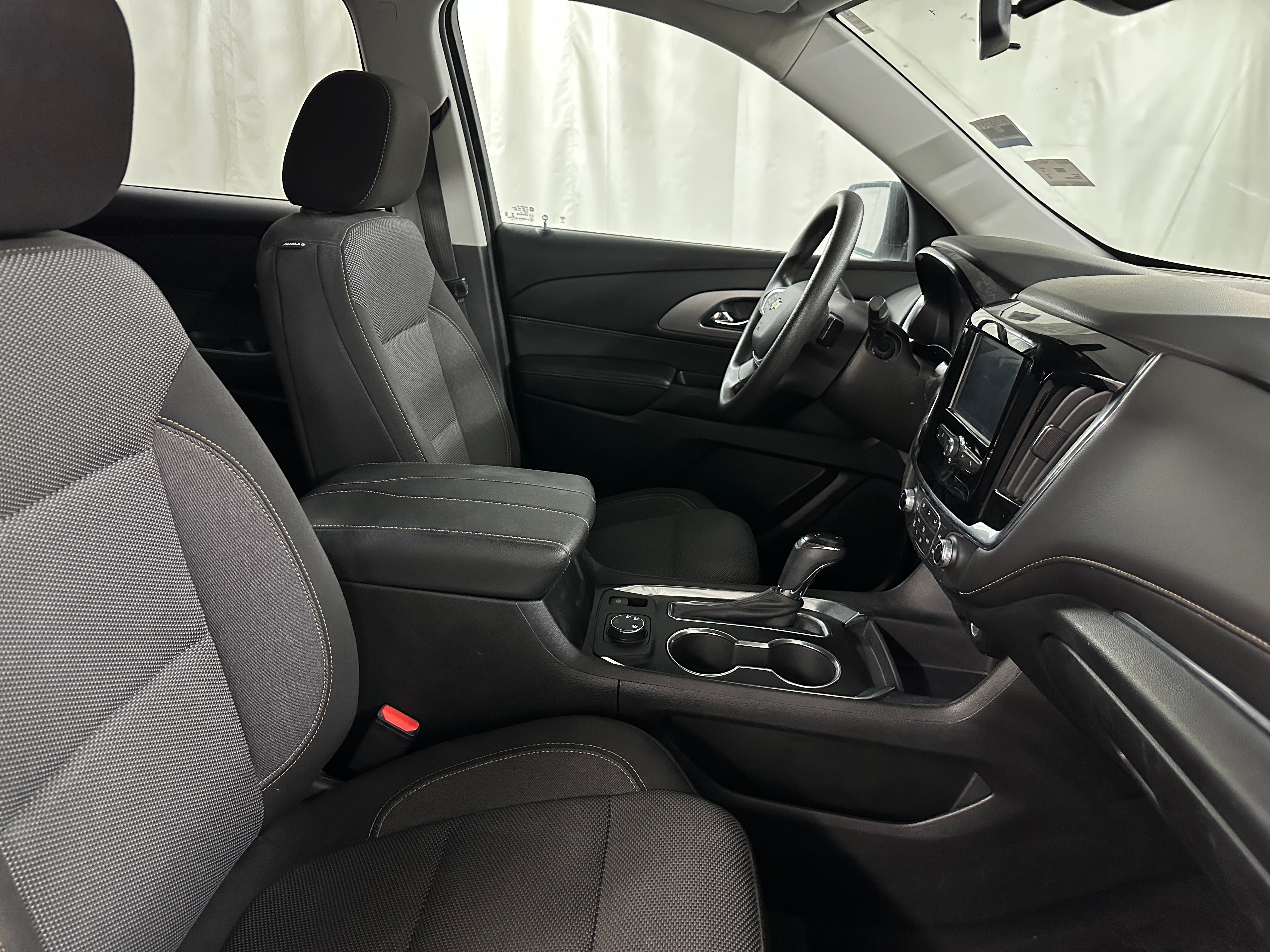 2019 Chevrolet Traverse LS 2