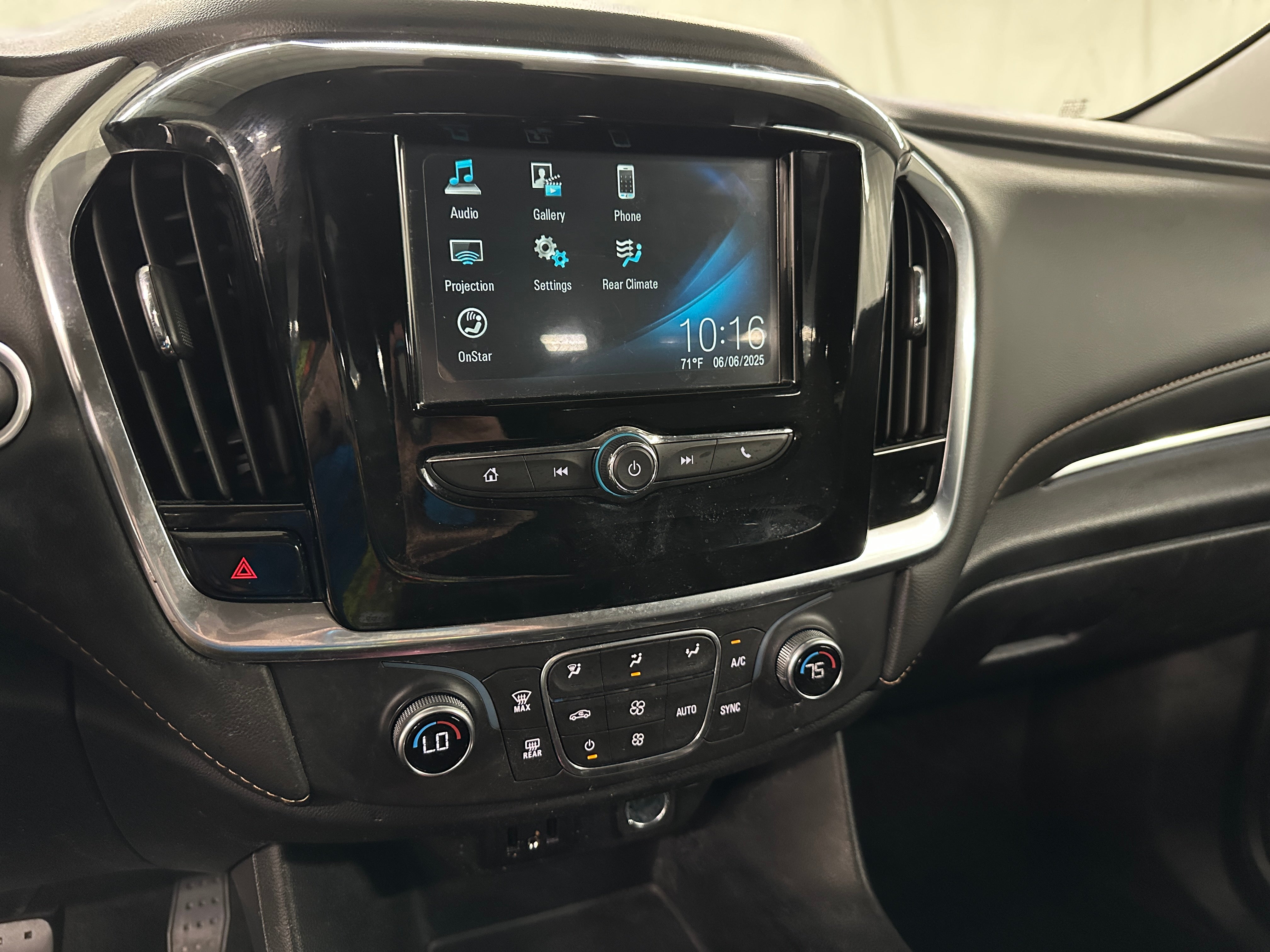 2019 Chevrolet Traverse LS 4