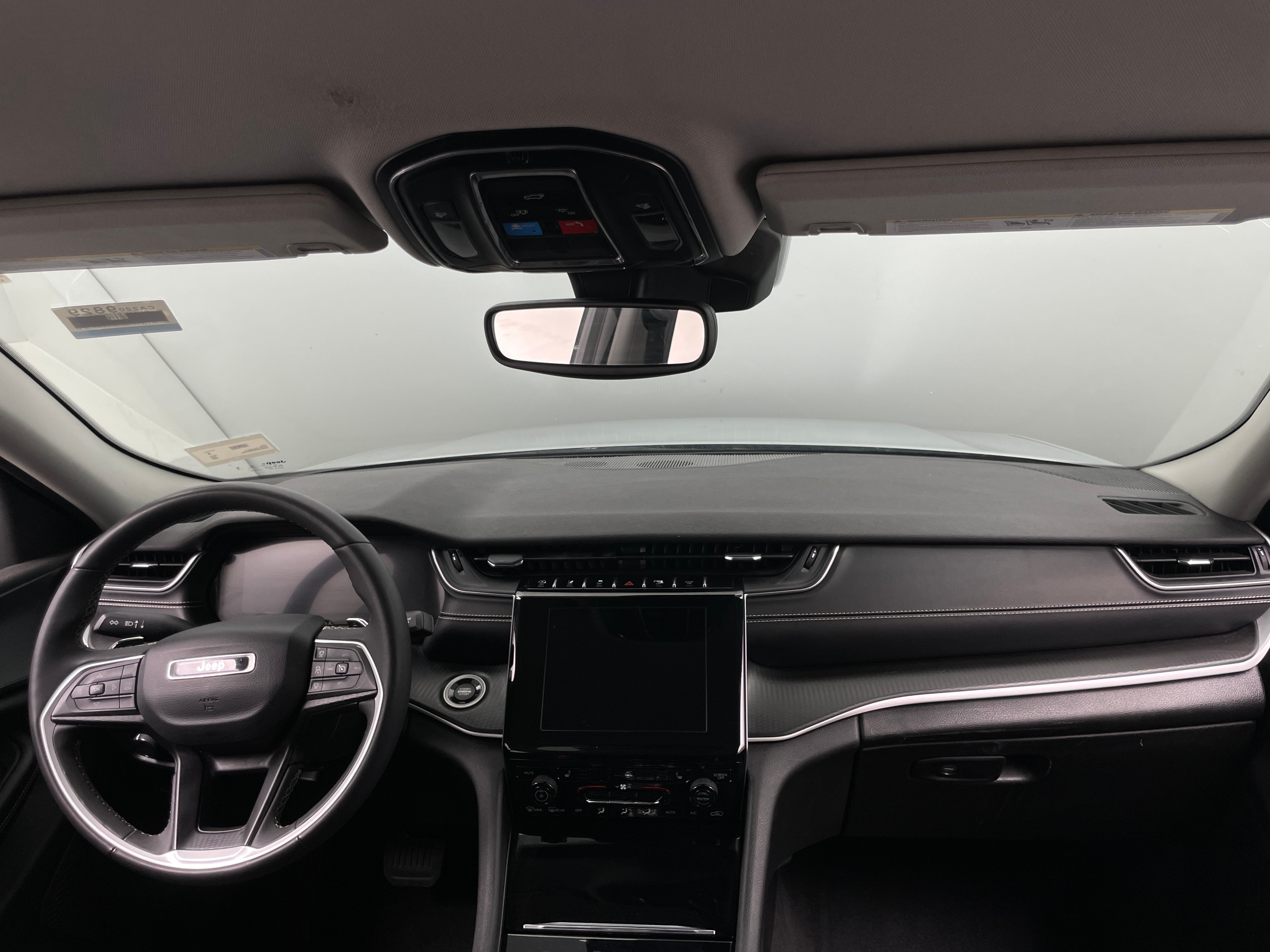 2023 Jeep Grand Cherokee L Laredo 3