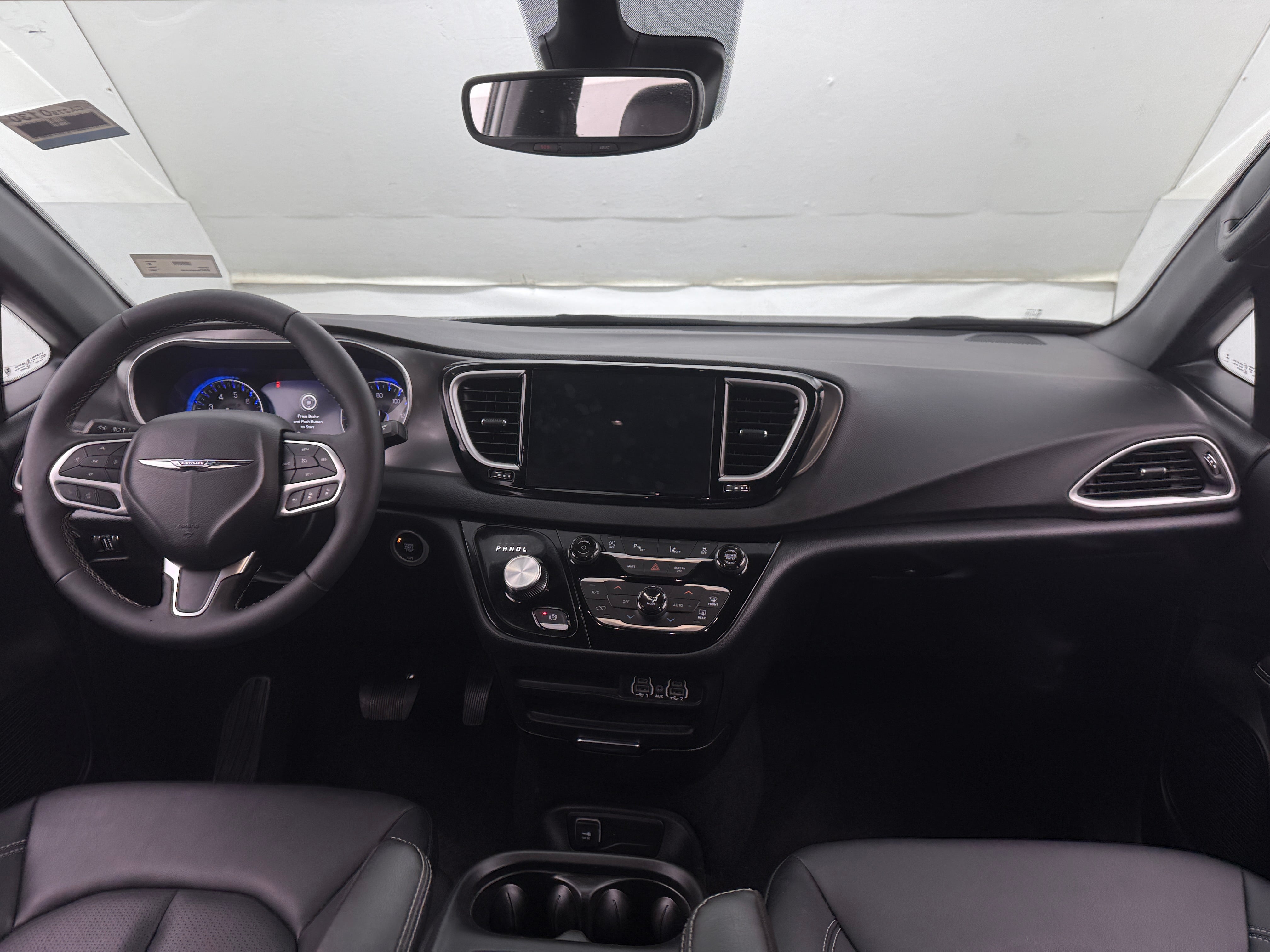2025 Chrysler Pacifica Select 3