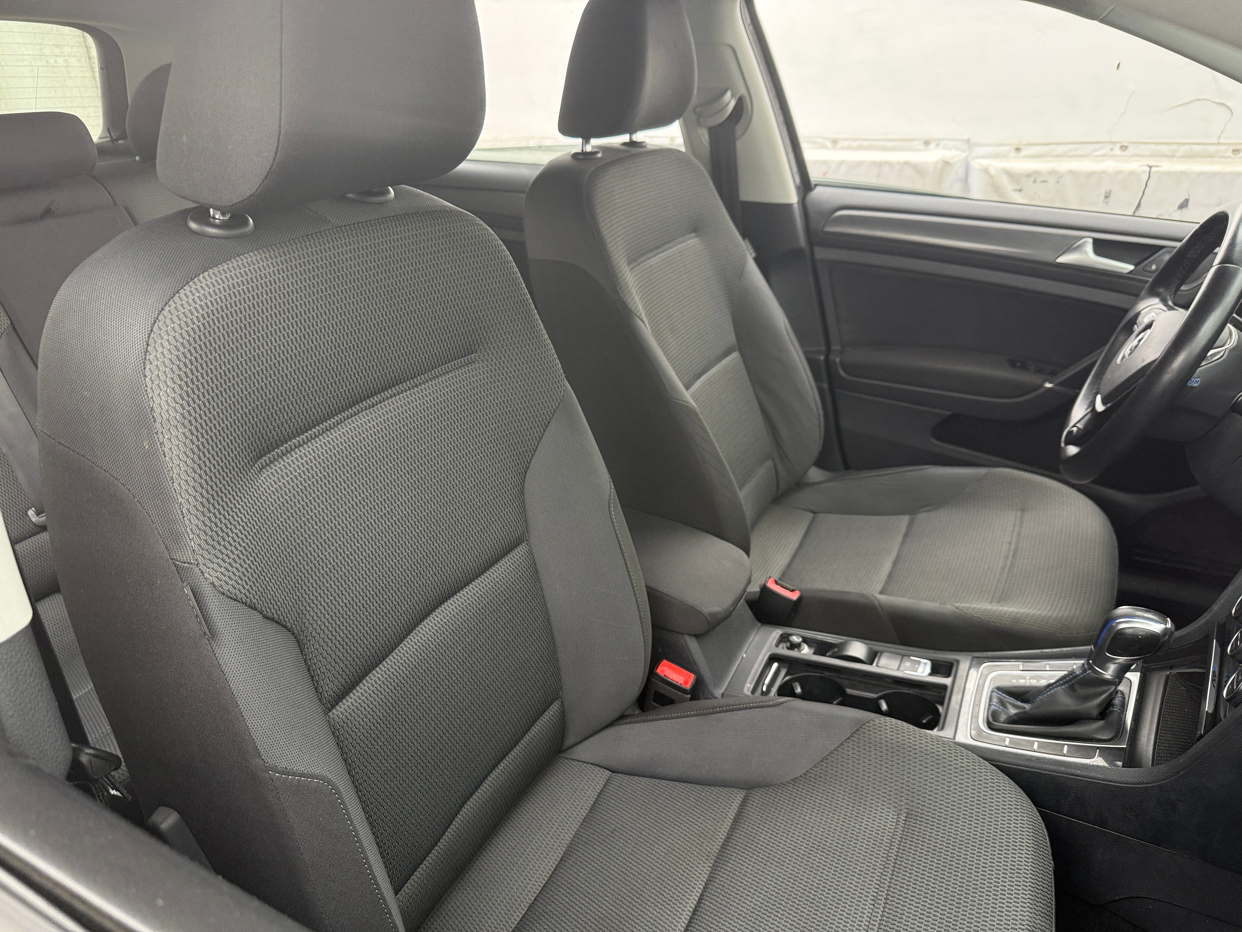 2019 Volkswagen e-Golf SE 2