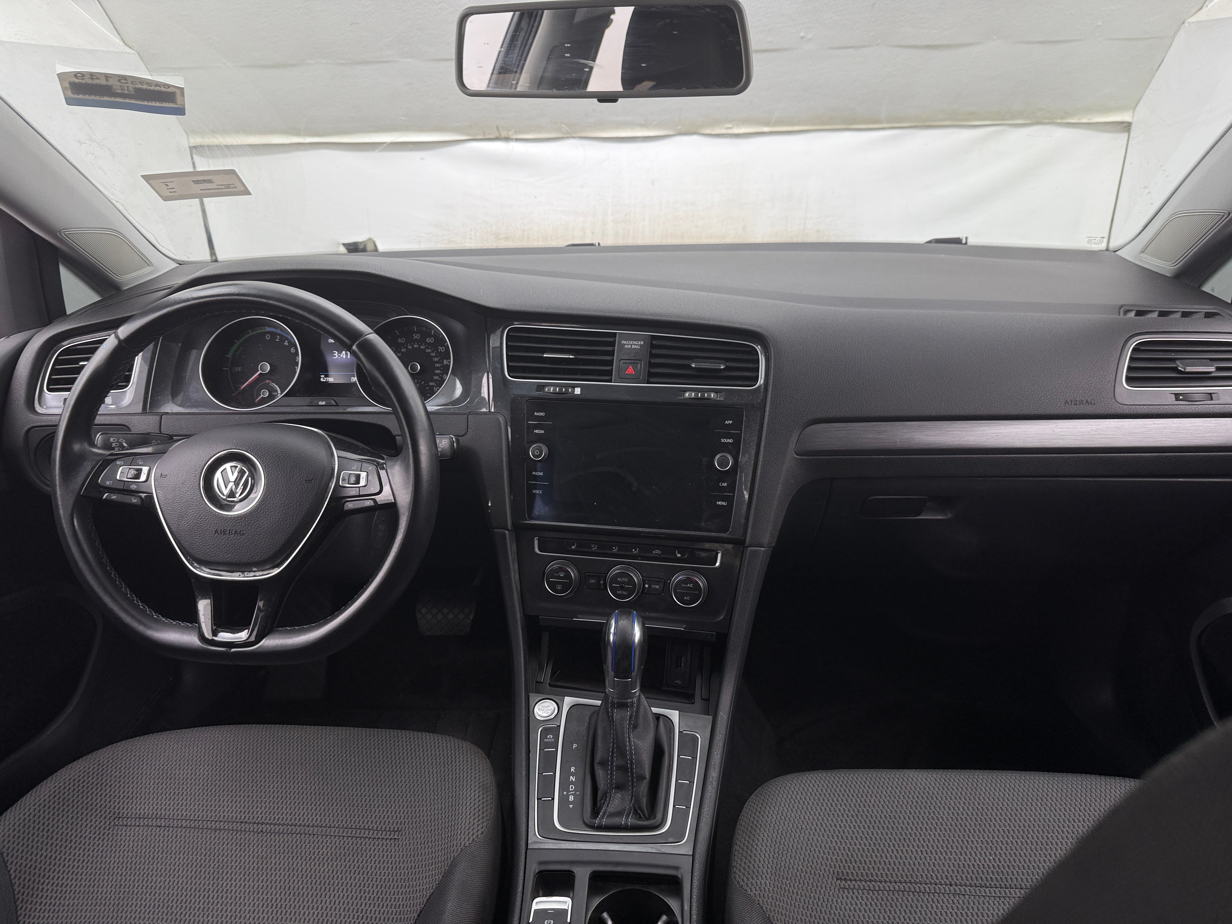 2019 Volkswagen e-Golf SE 3