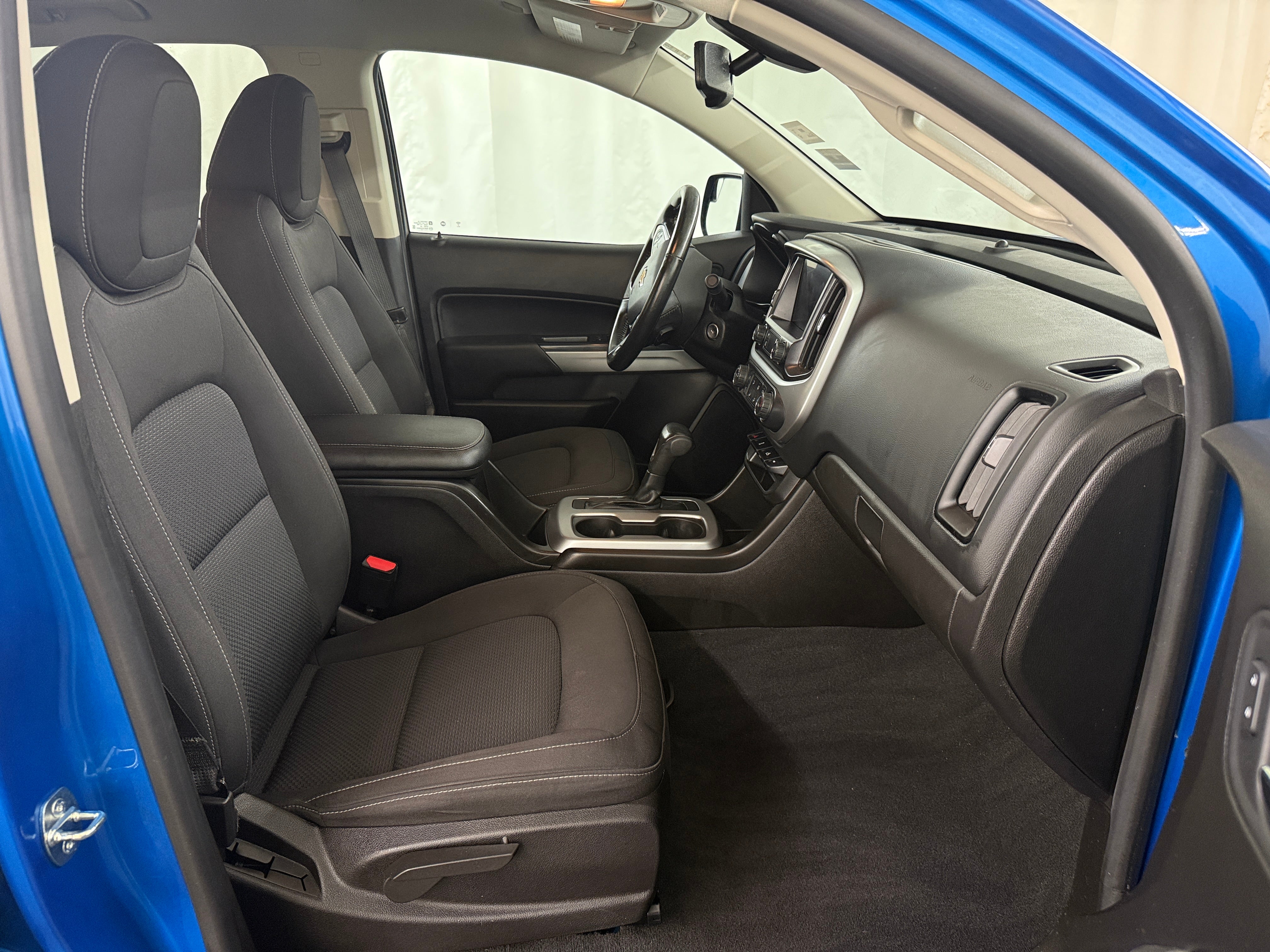 2021 Chevrolet Colorado LT 2