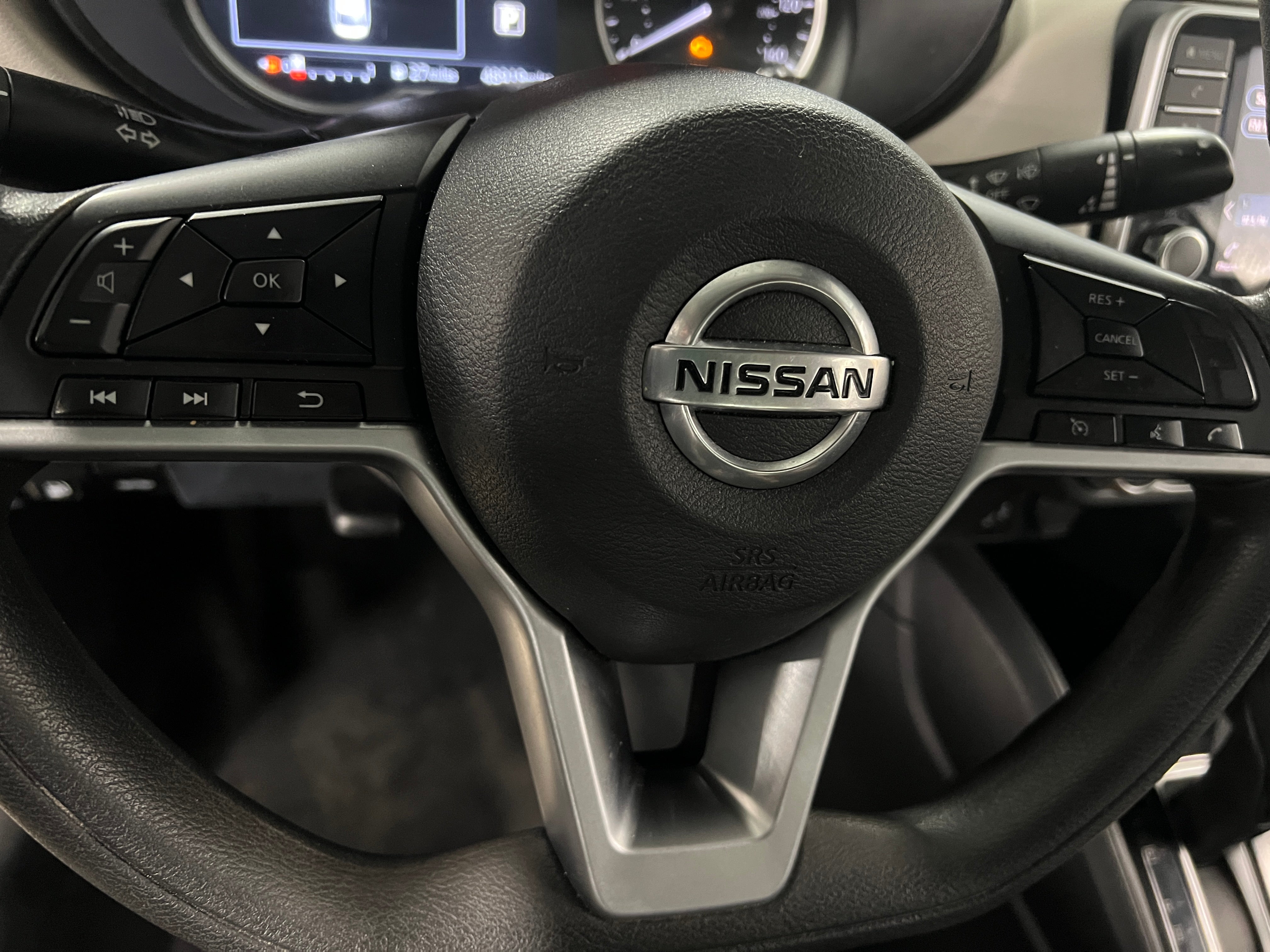 2022 Nissan Versa SV 5