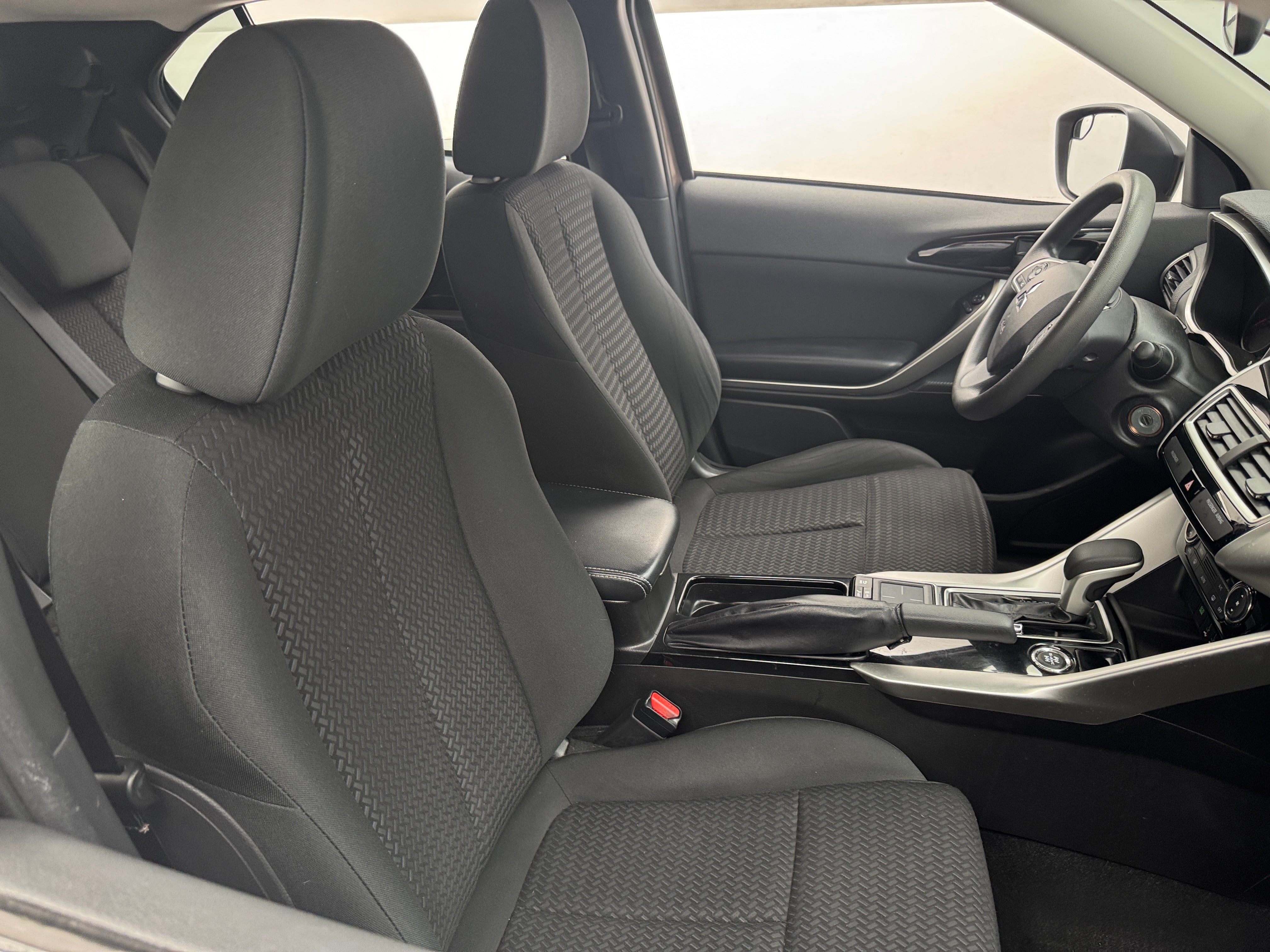 2018 Mitsubishi Eclipse Cross LE 2