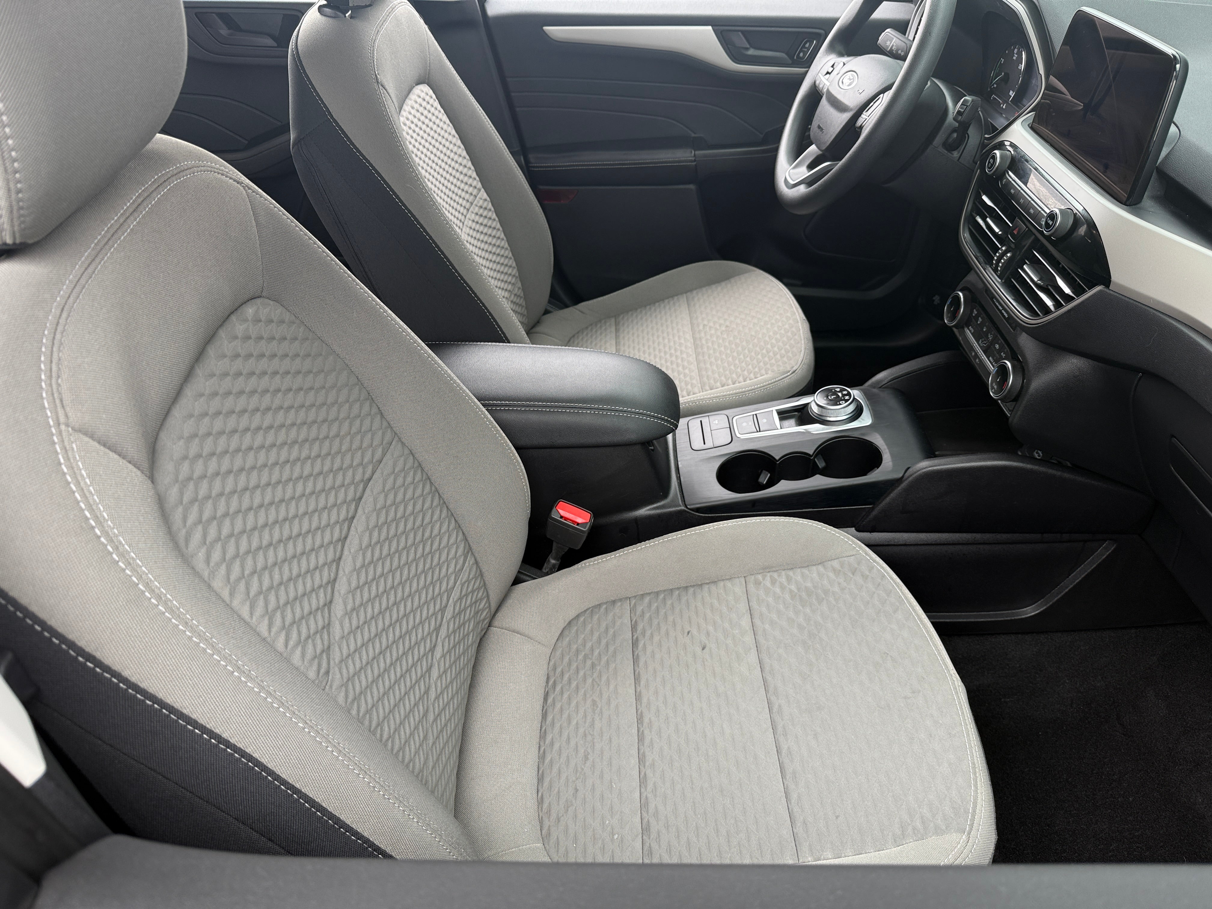 2022 Ford Escape SE Sport Hybrid 2