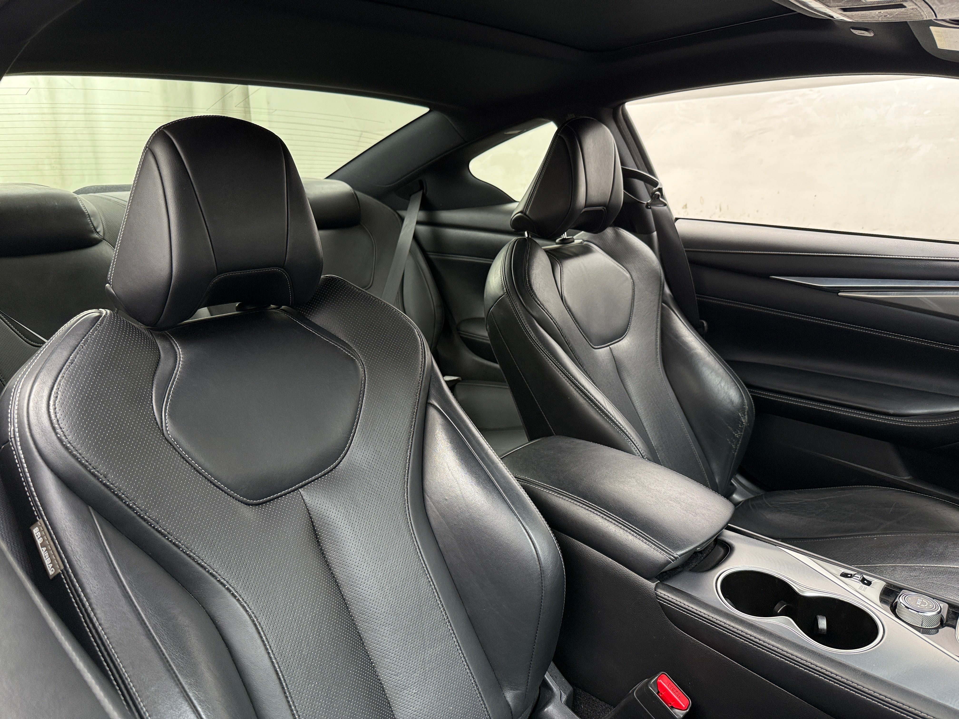 2018 INFINITI Q60 Luxe 2