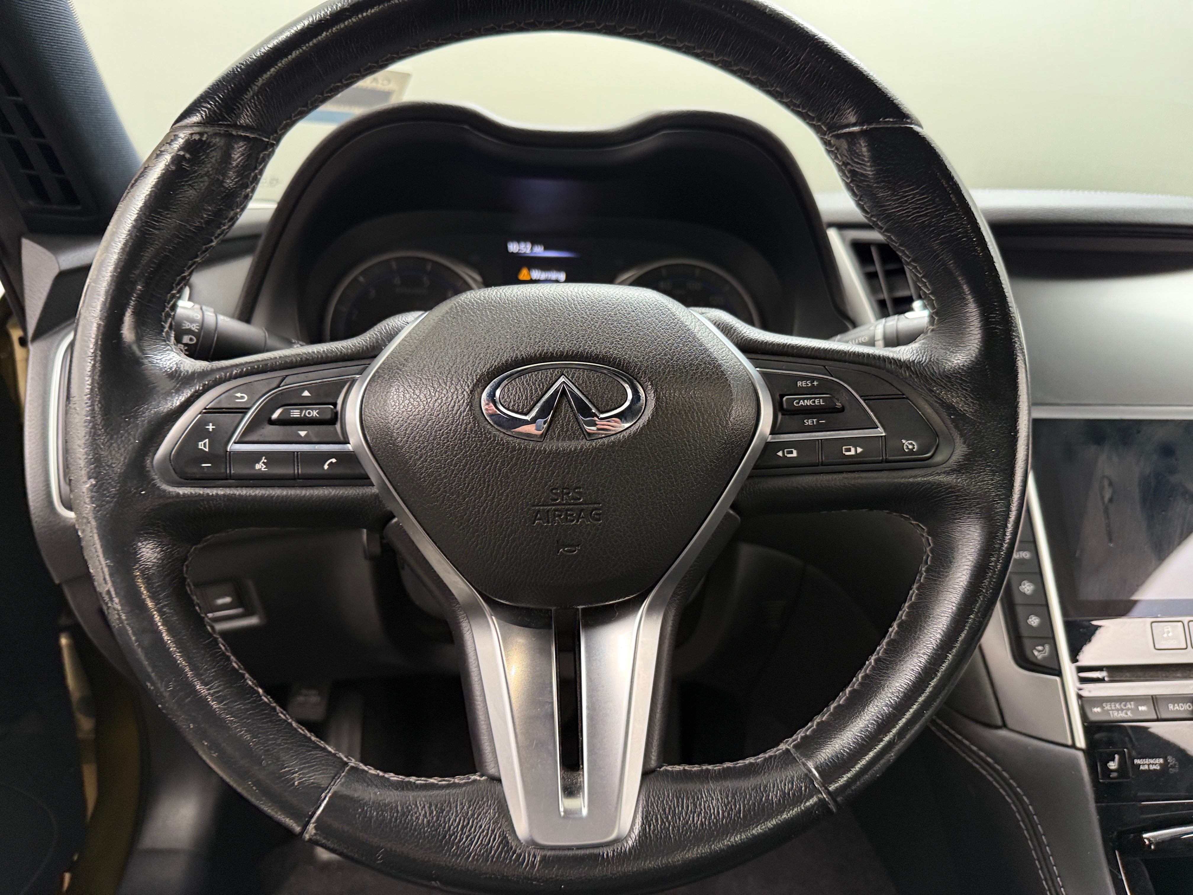 2018 INFINITI Q60 Luxe 4