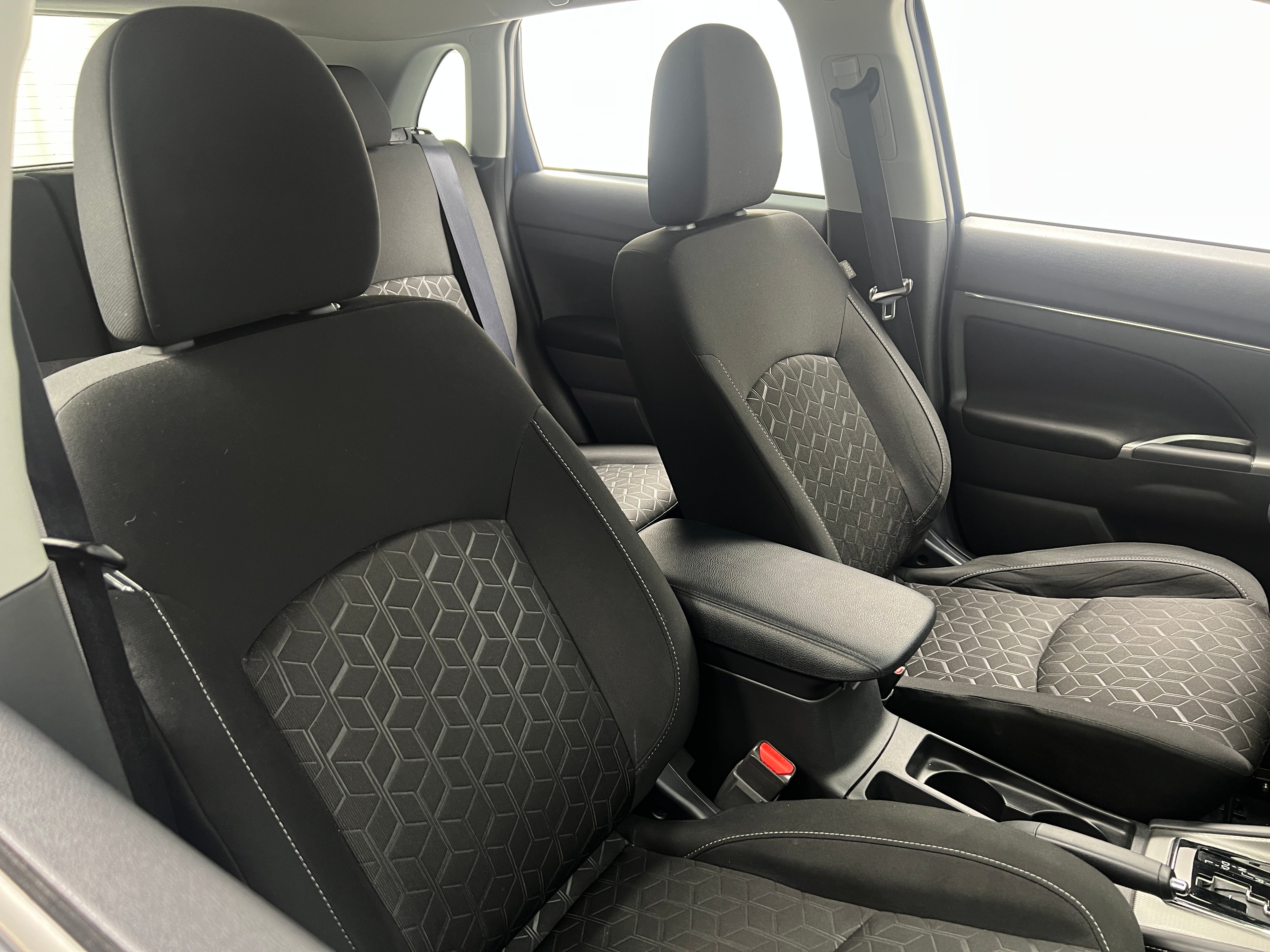 2021 Mitsubishi Outlander Sport SE 2