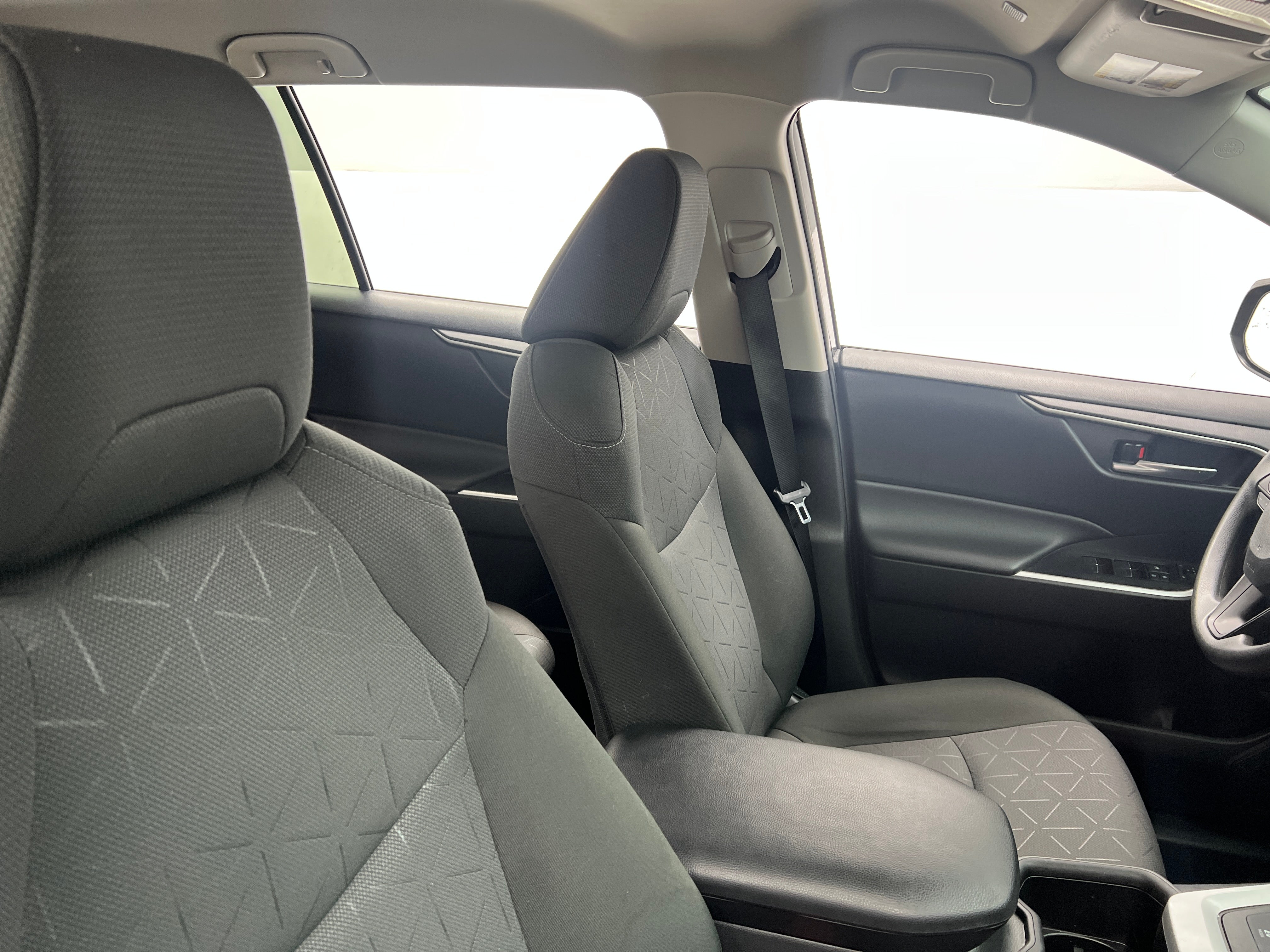 2024 Toyota RAV4 XLE 2