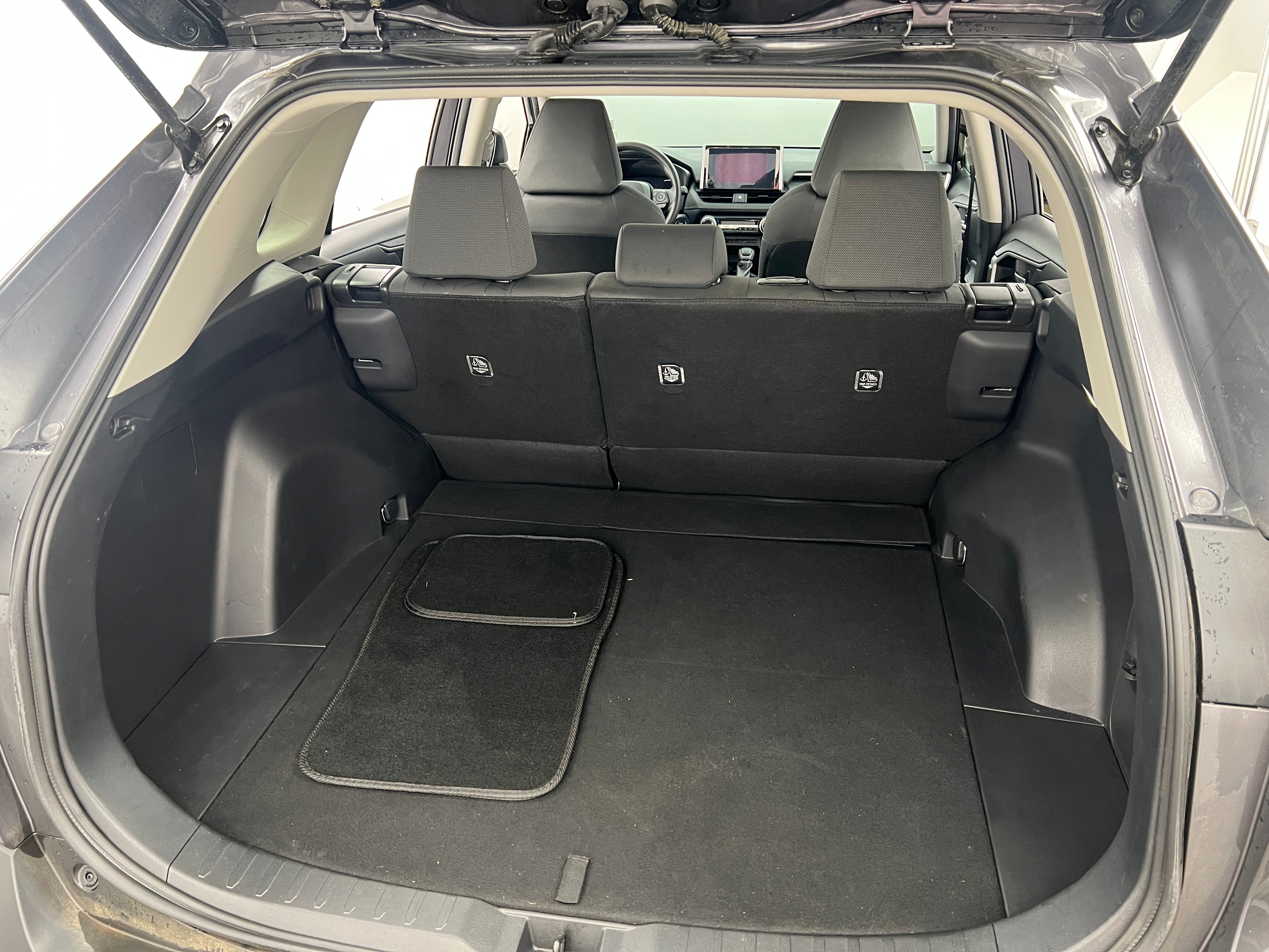 2024 Toyota RAV4 XLE 7