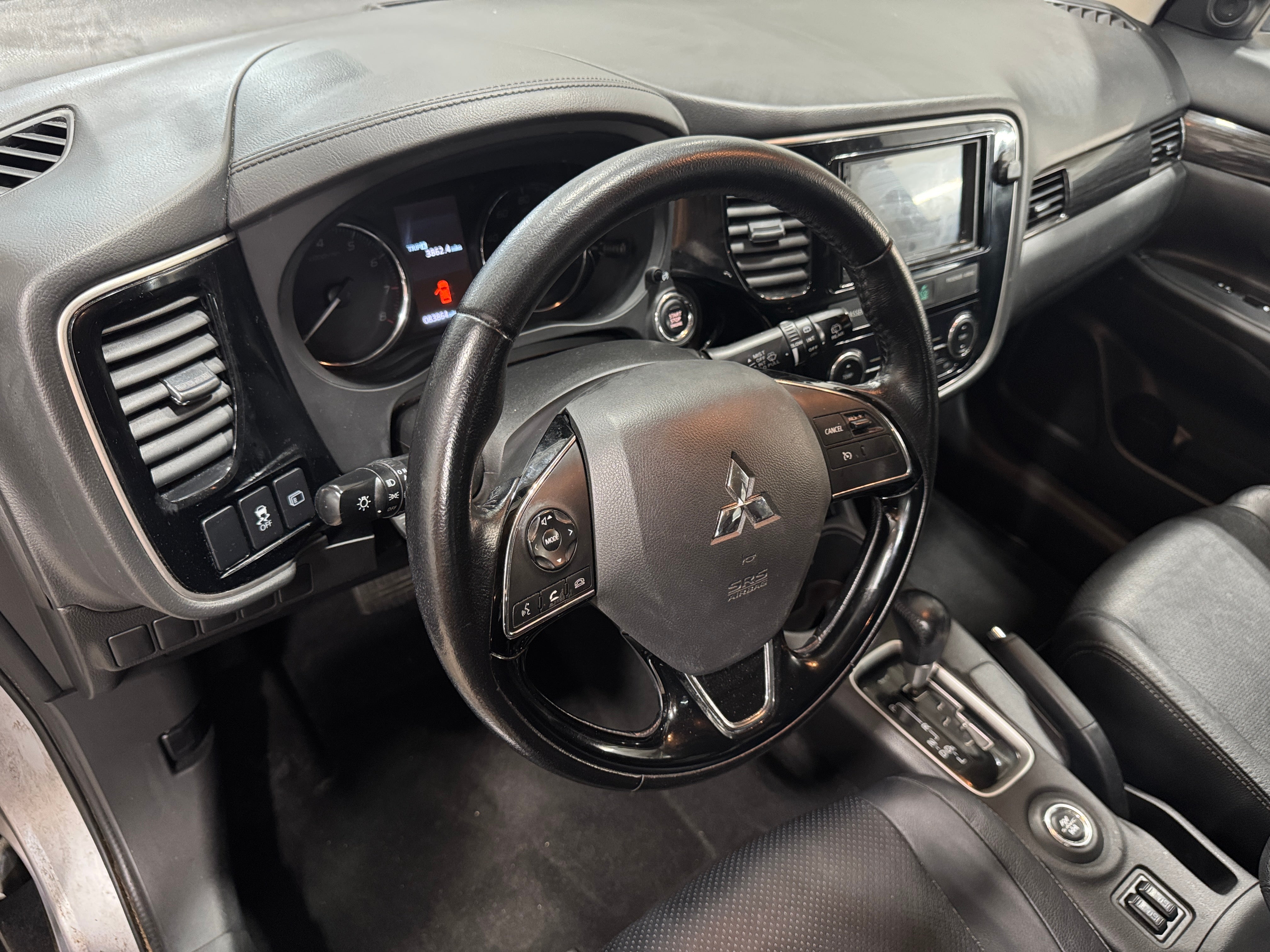 2016 Mitsubishi Outlander SEL 2