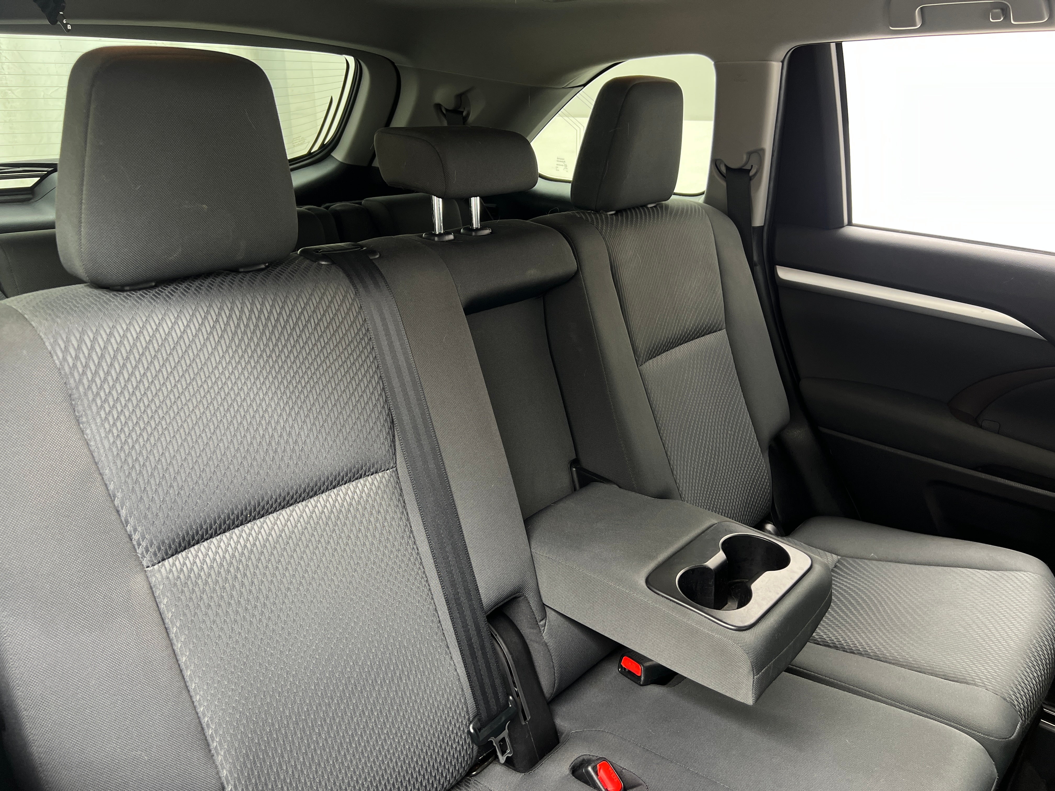 2019 Toyota Highlander LE 6