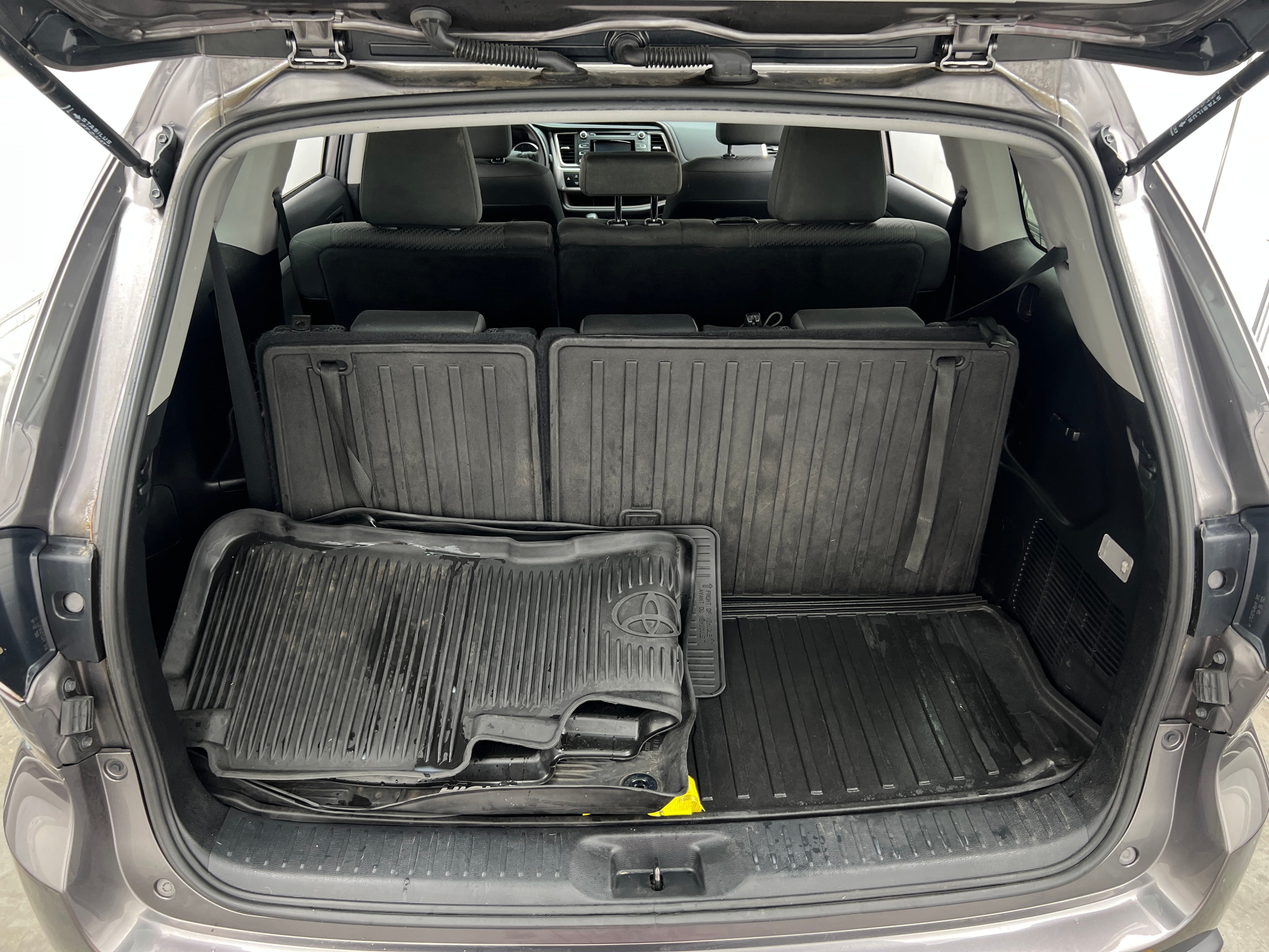 2019 Toyota Highlander LE 7