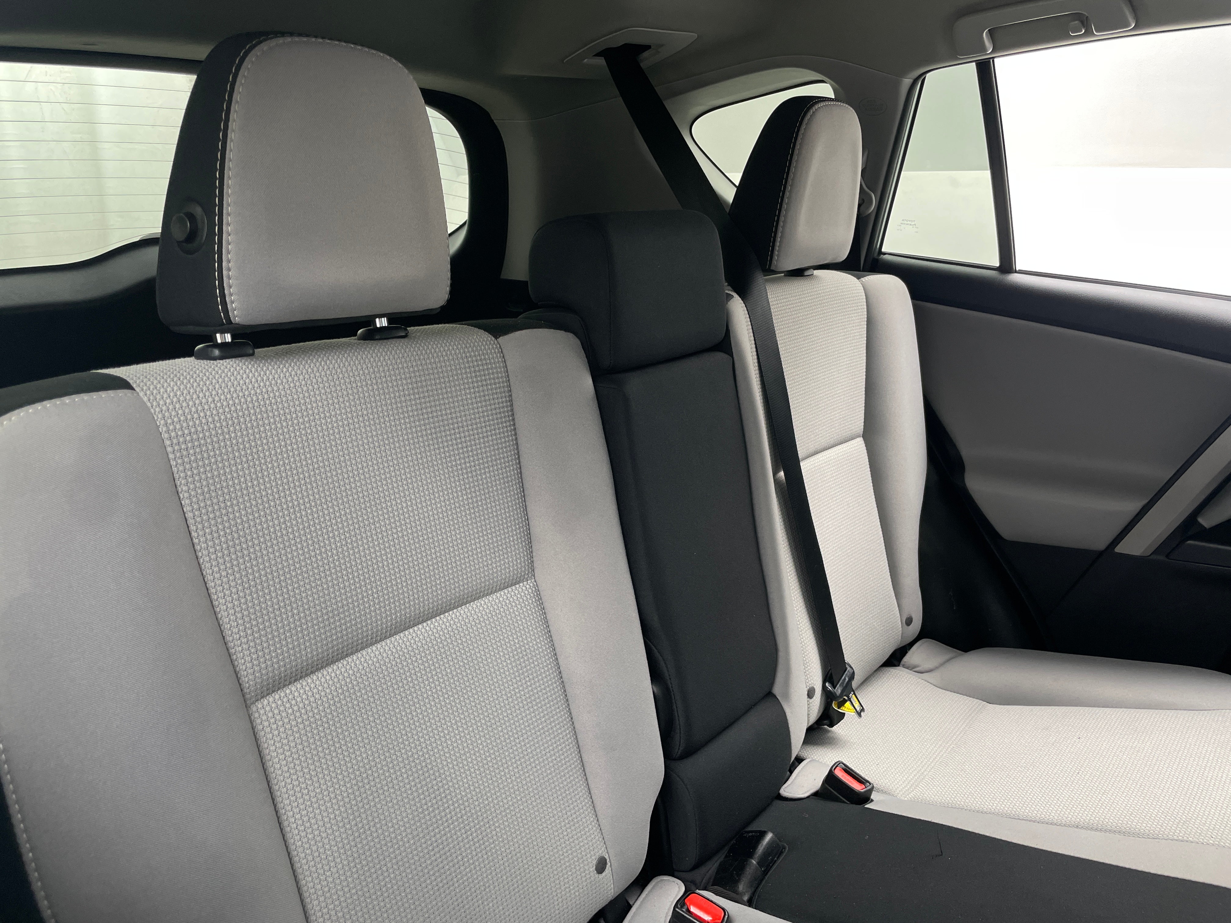 2018 Toyota RAV4 XLE 6