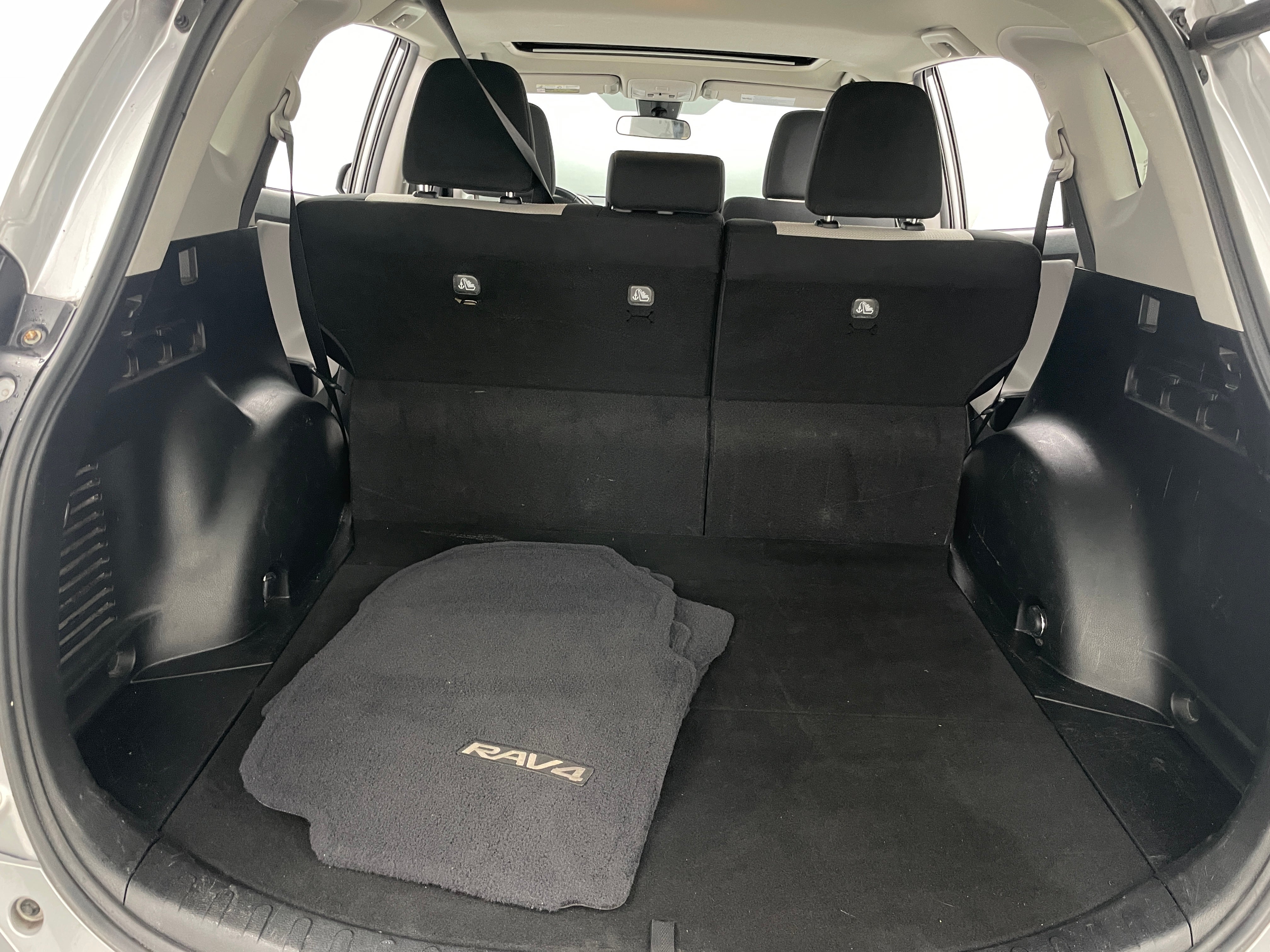 2018 Toyota RAV4 XLE 7