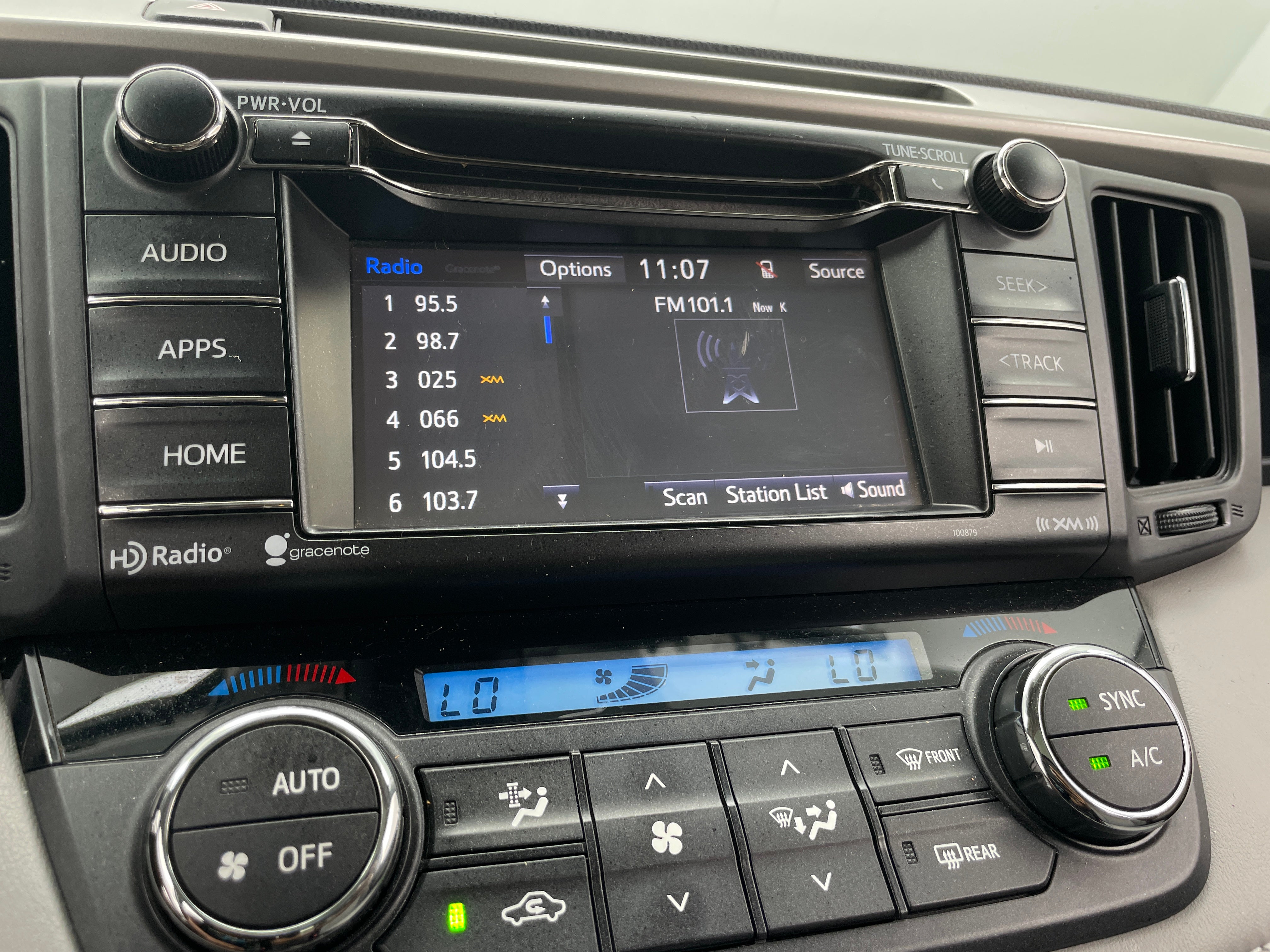 2018 Toyota RAV4 XLE 4