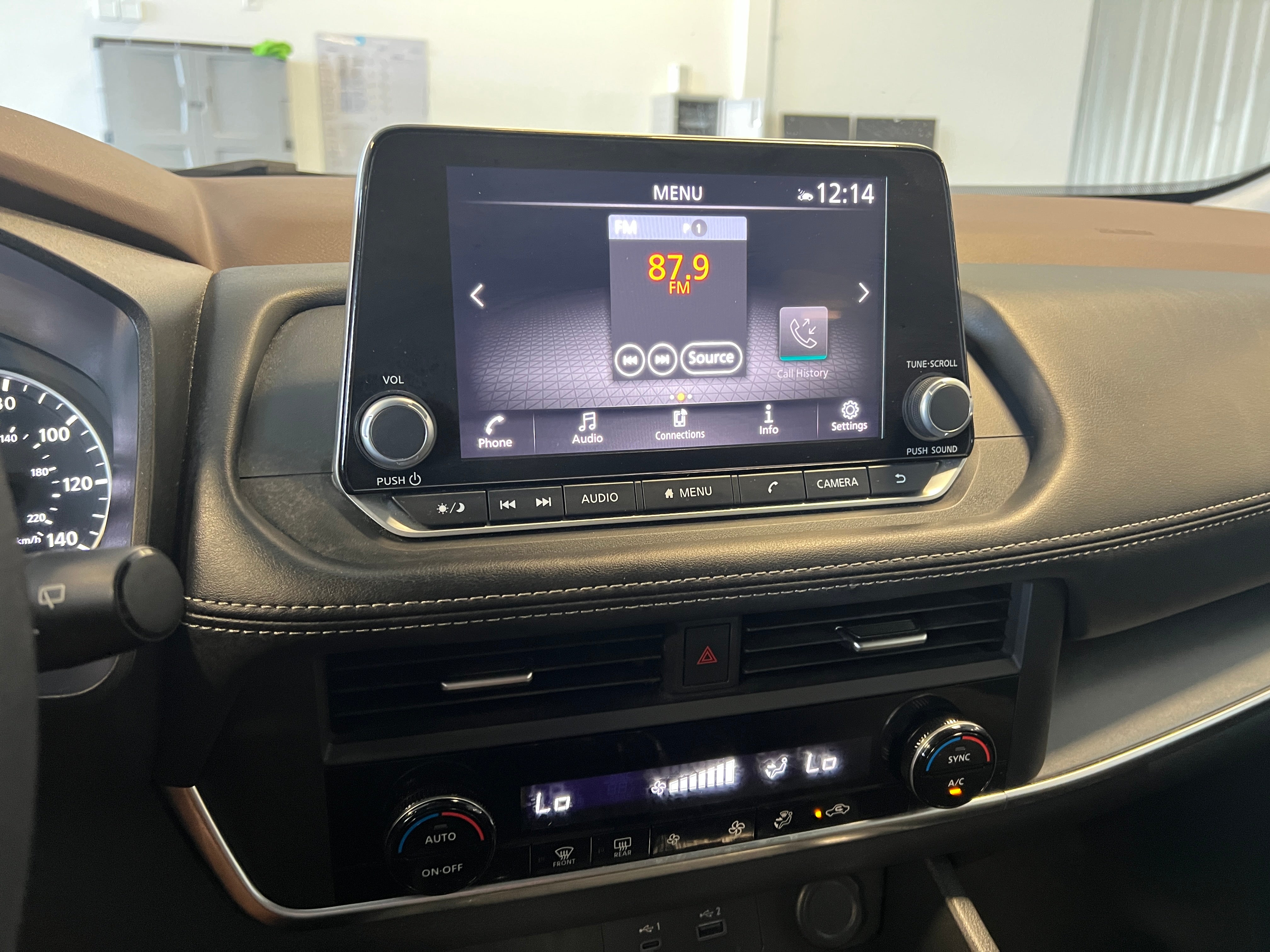 2023 Nissan Rogue SV 4