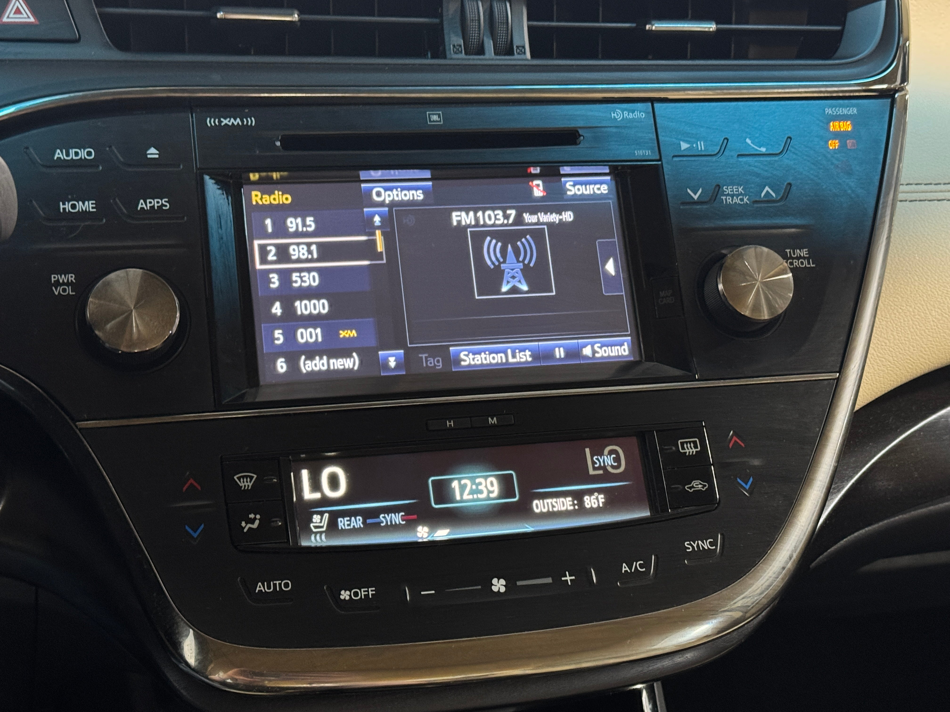 2017 Toyota Avalon Limited 3