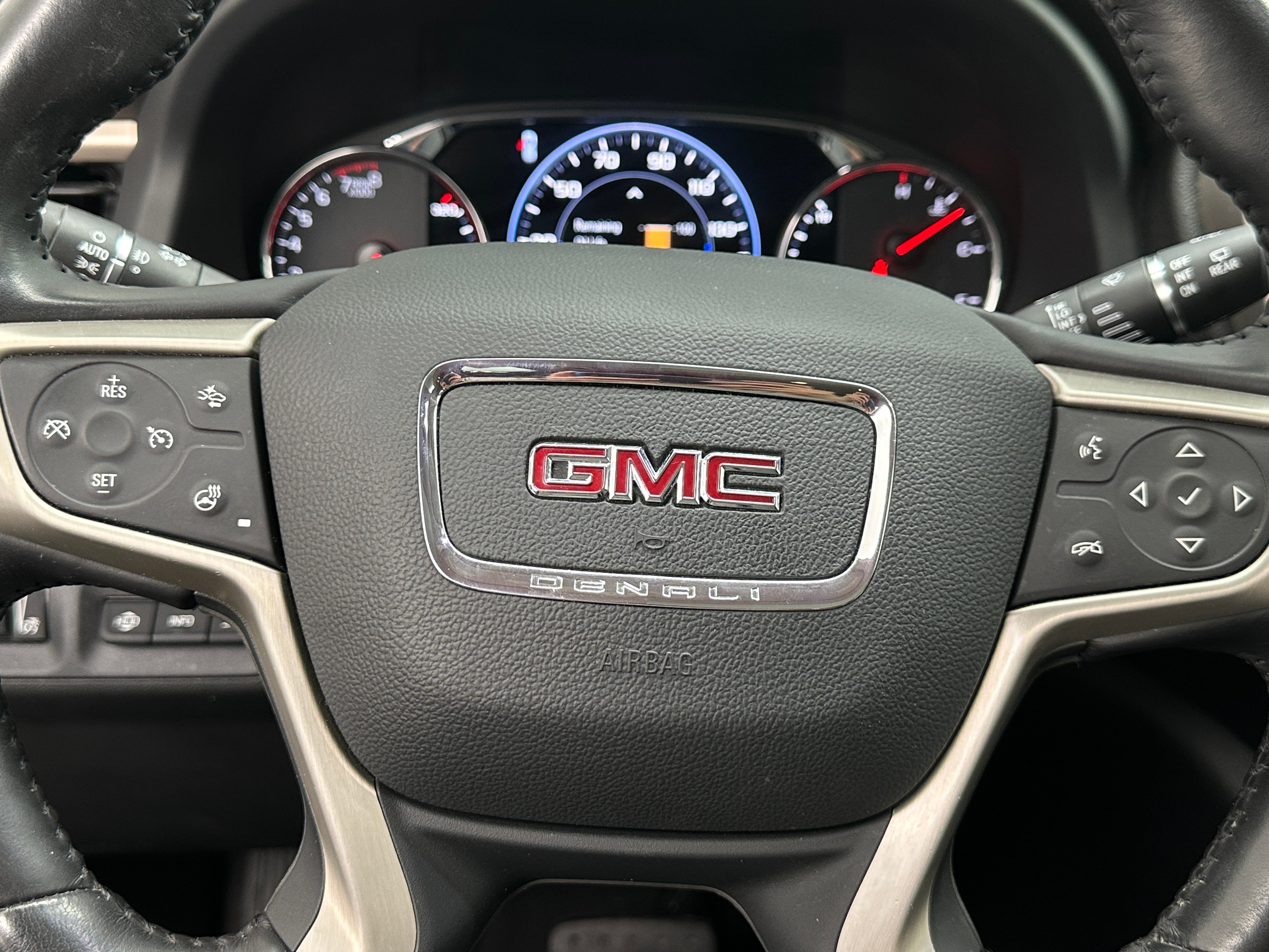 2021 GMC Acadia Denali 4