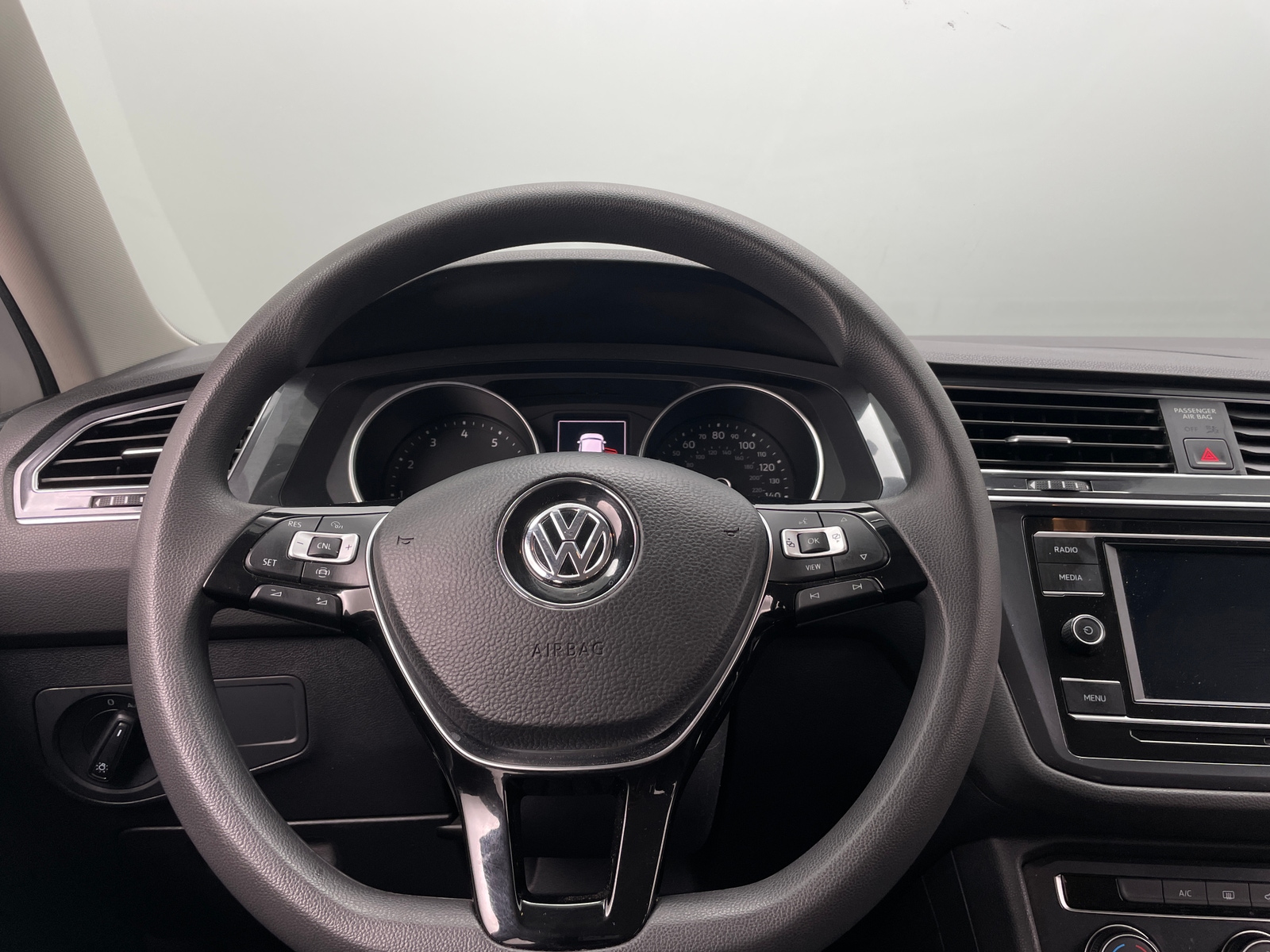 Thumbnail: 2021 Volkswagen Tiguan - 5