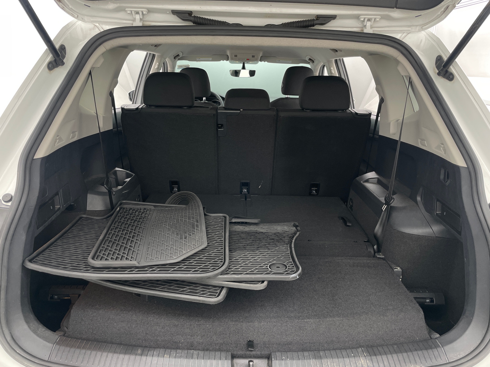Thumbnail: 2021 Volkswagen Tiguan - 7