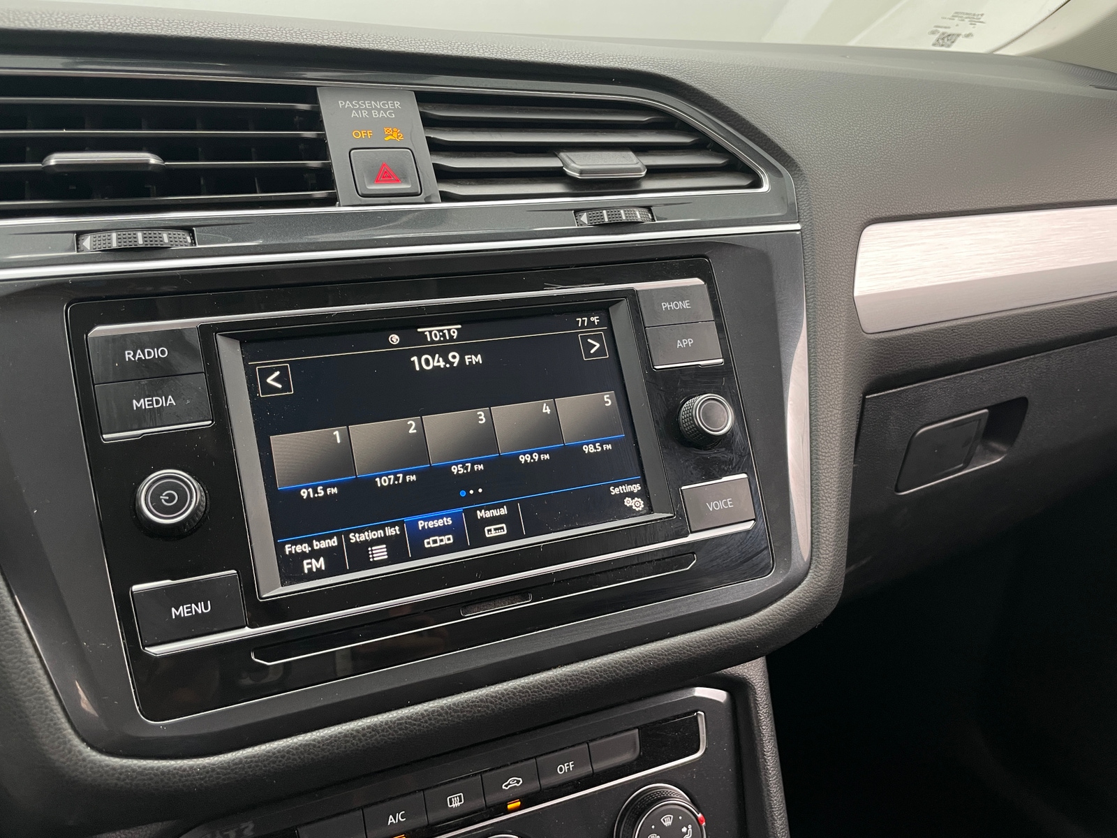 Thumbnail: 2021 Volkswagen Tiguan - 4