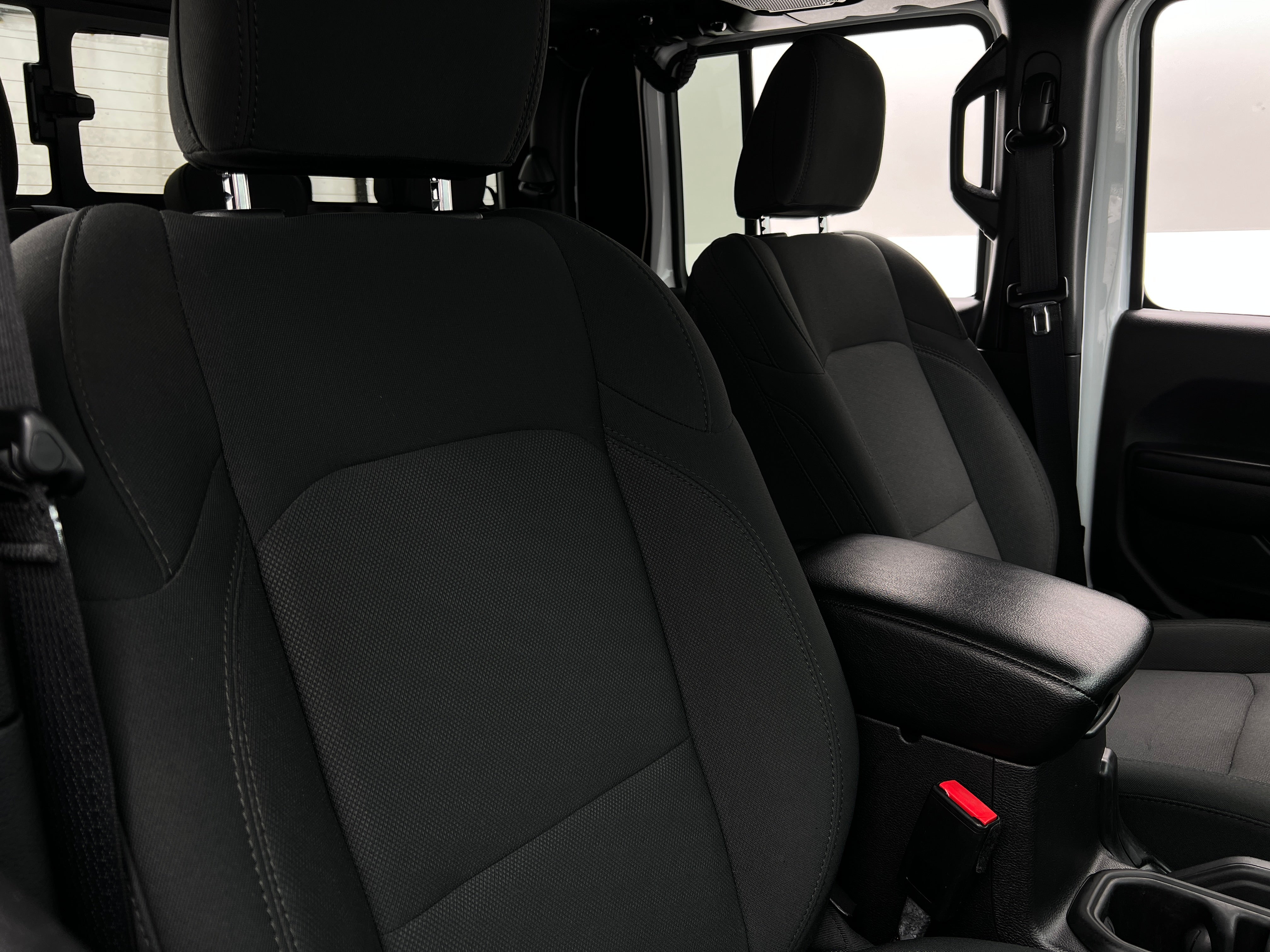 2021 Jeep Gladiator Willys 2