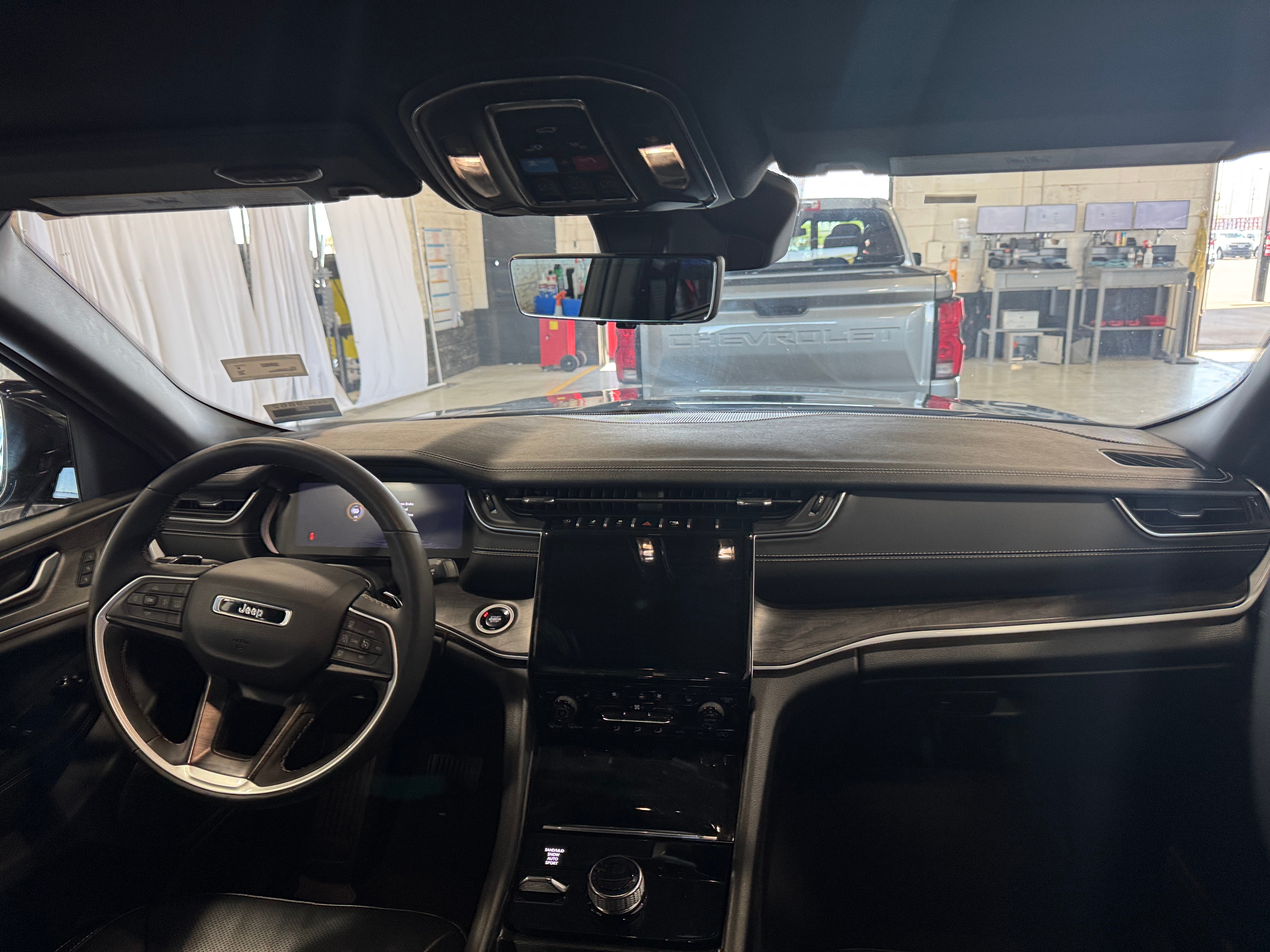 2024 Jeep Grand Cherokee L Limited Edition 2