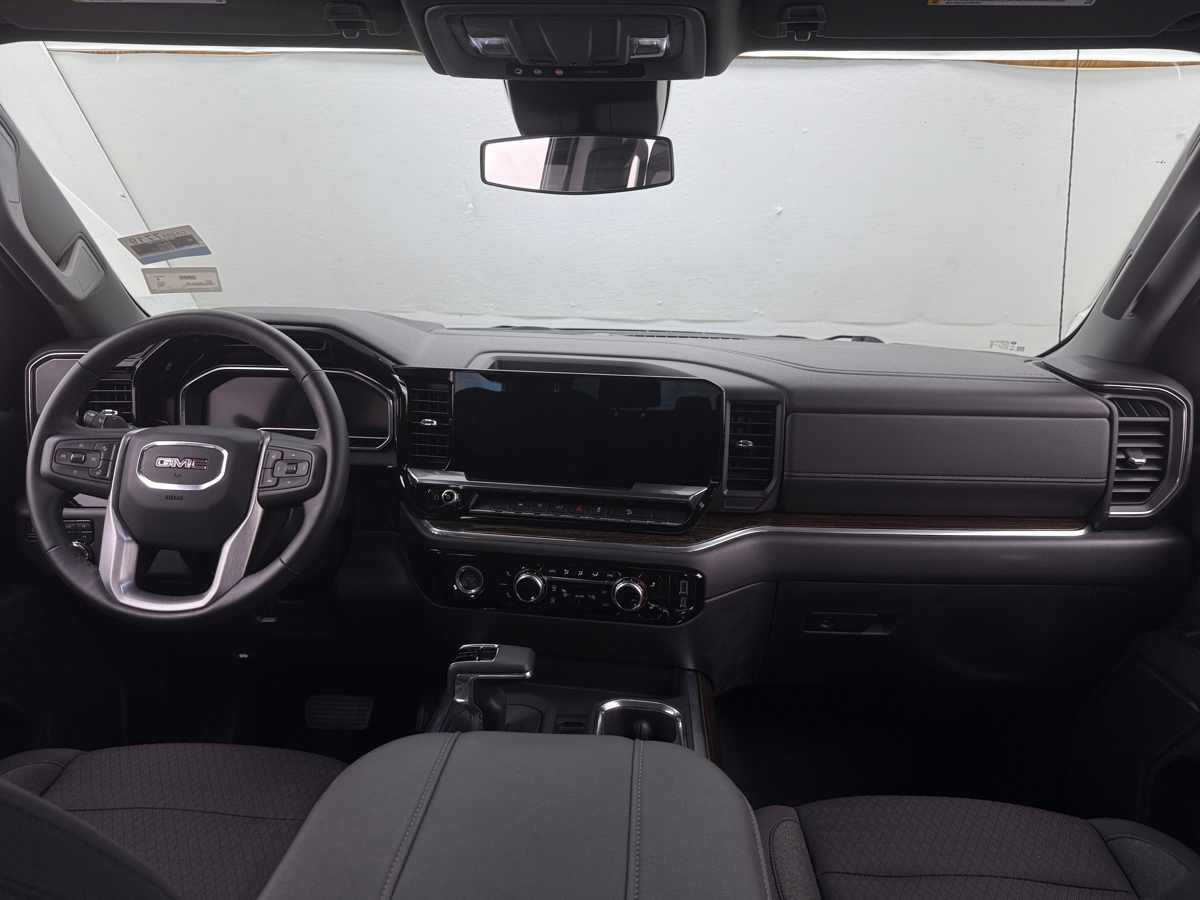 2024 GMC Sierra 1500 Elevation 3