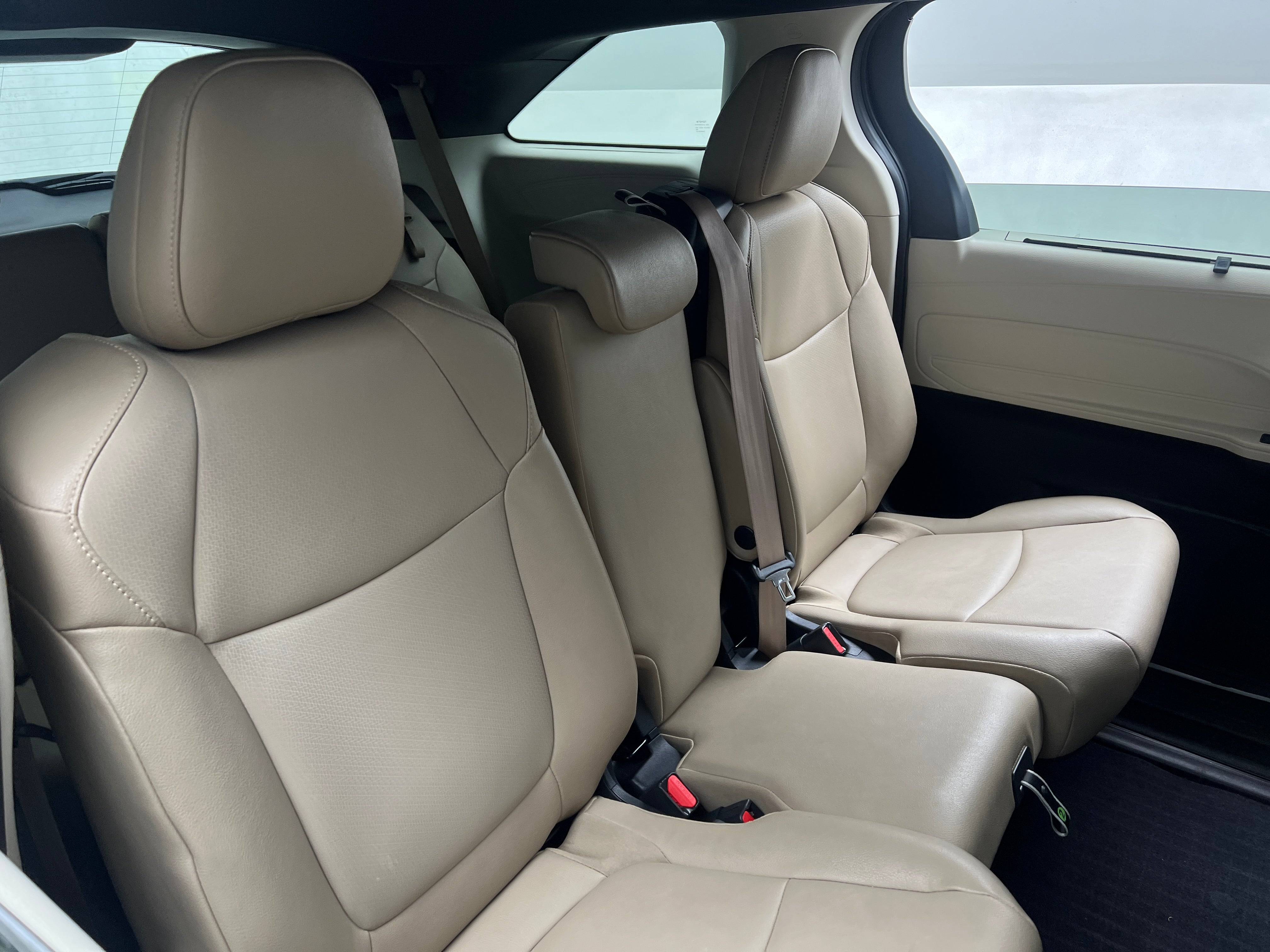 2023 Toyota Sienna XLE 5