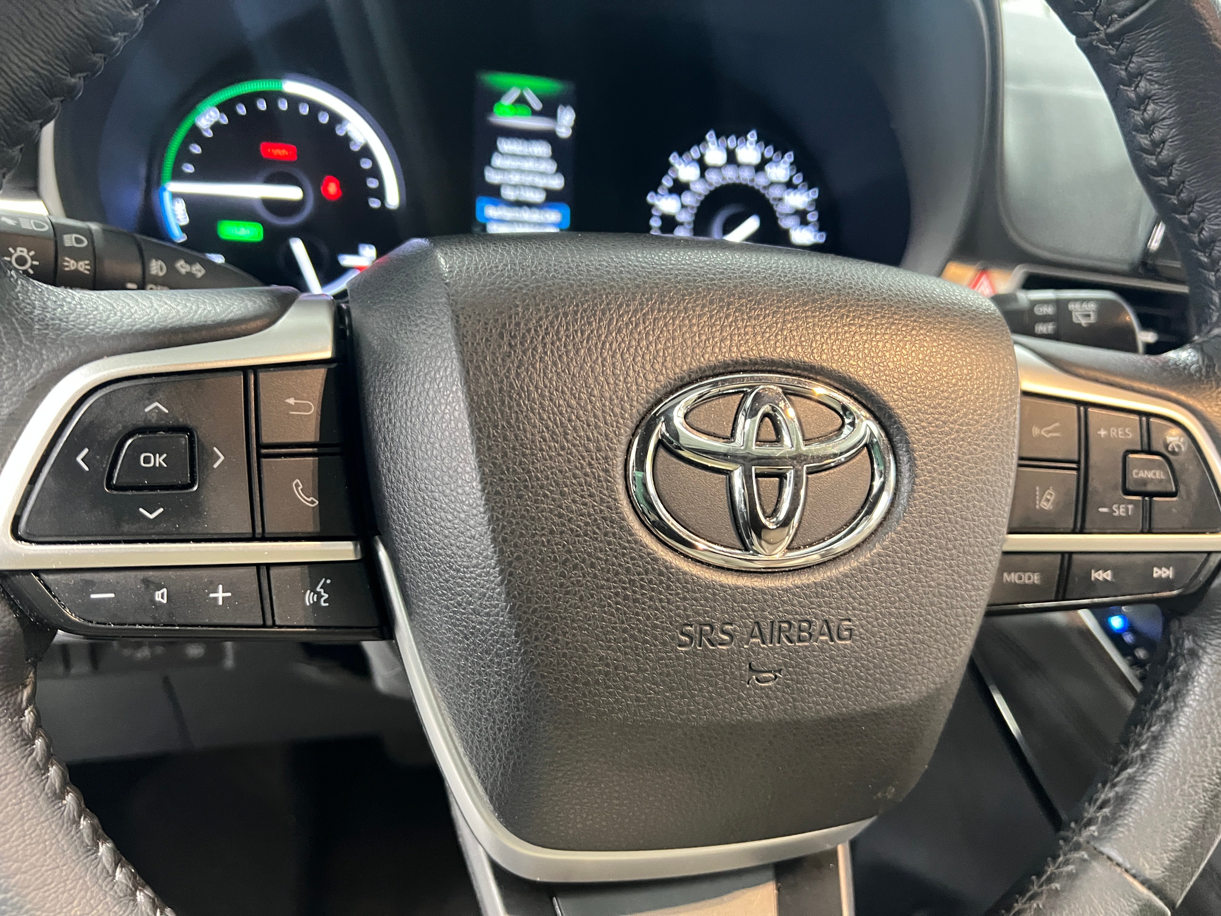 2023 Toyota Sienna XLE 4