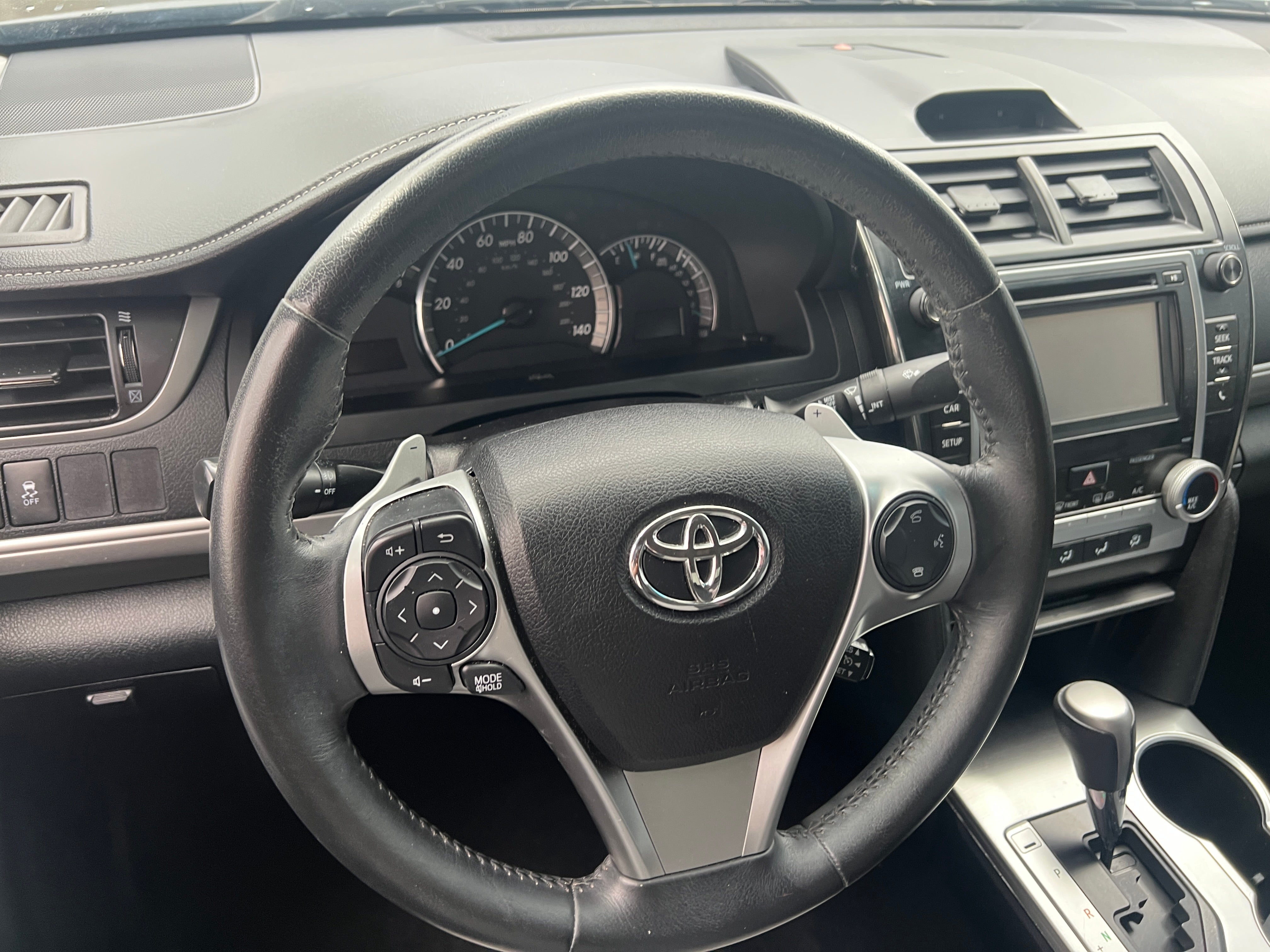2014 Toyota Camry SE 4