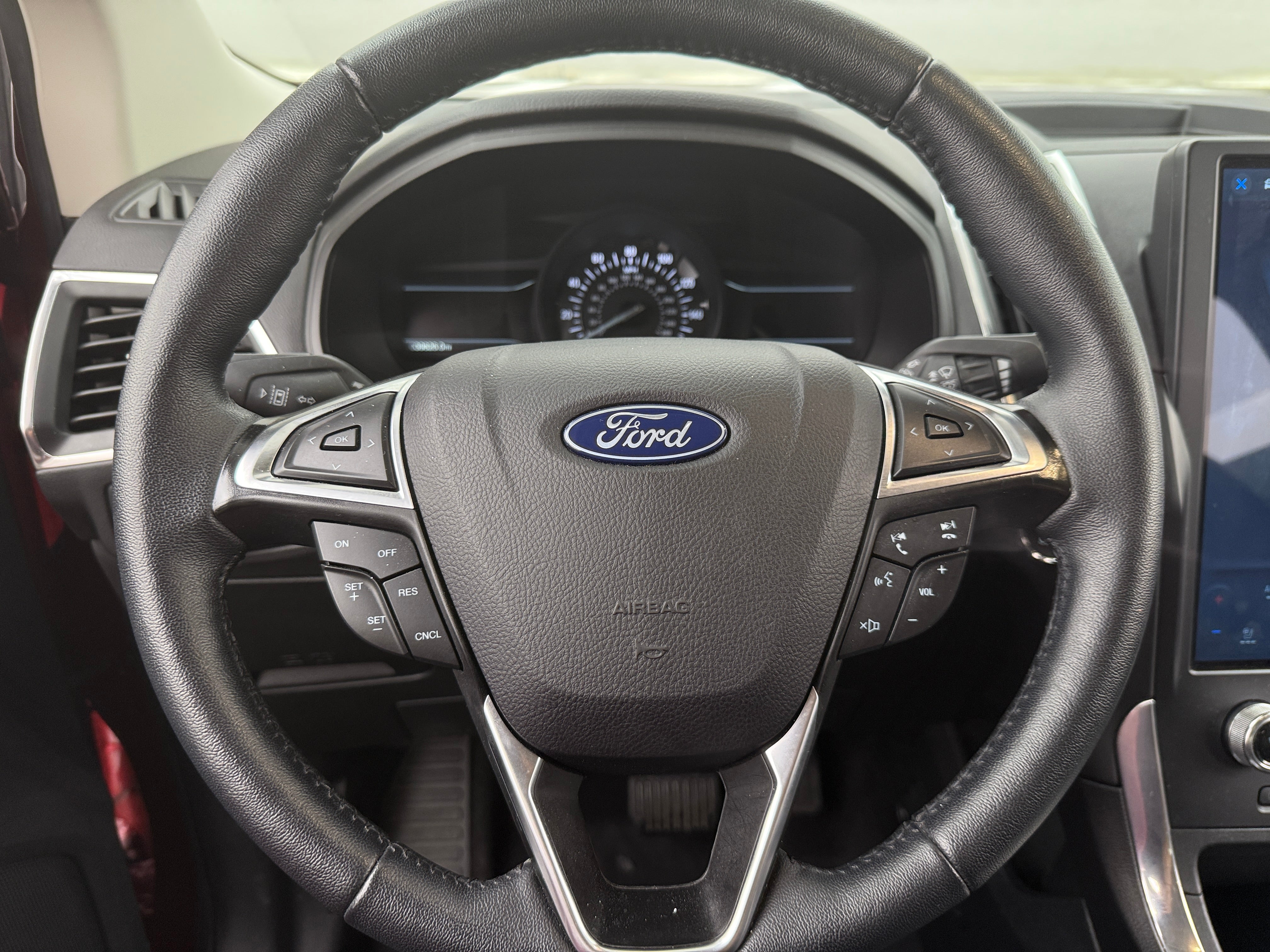 2024 Ford Edge Titanium 4