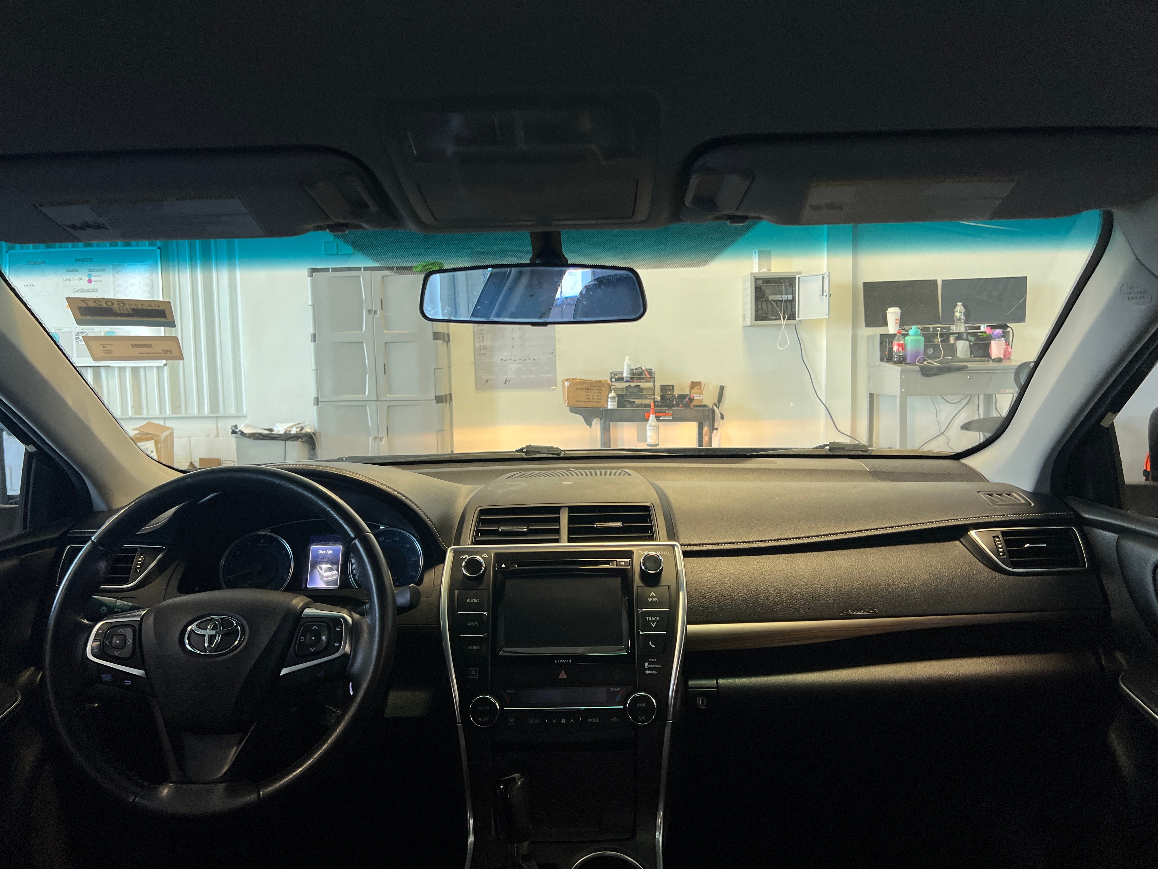 2017 Toyota Camry XLE 2